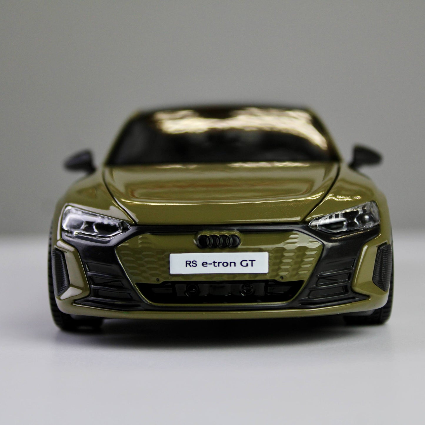 سيارة مايستو أودي RS إي-ترون GT 2022 طراز مصبوب 1:24