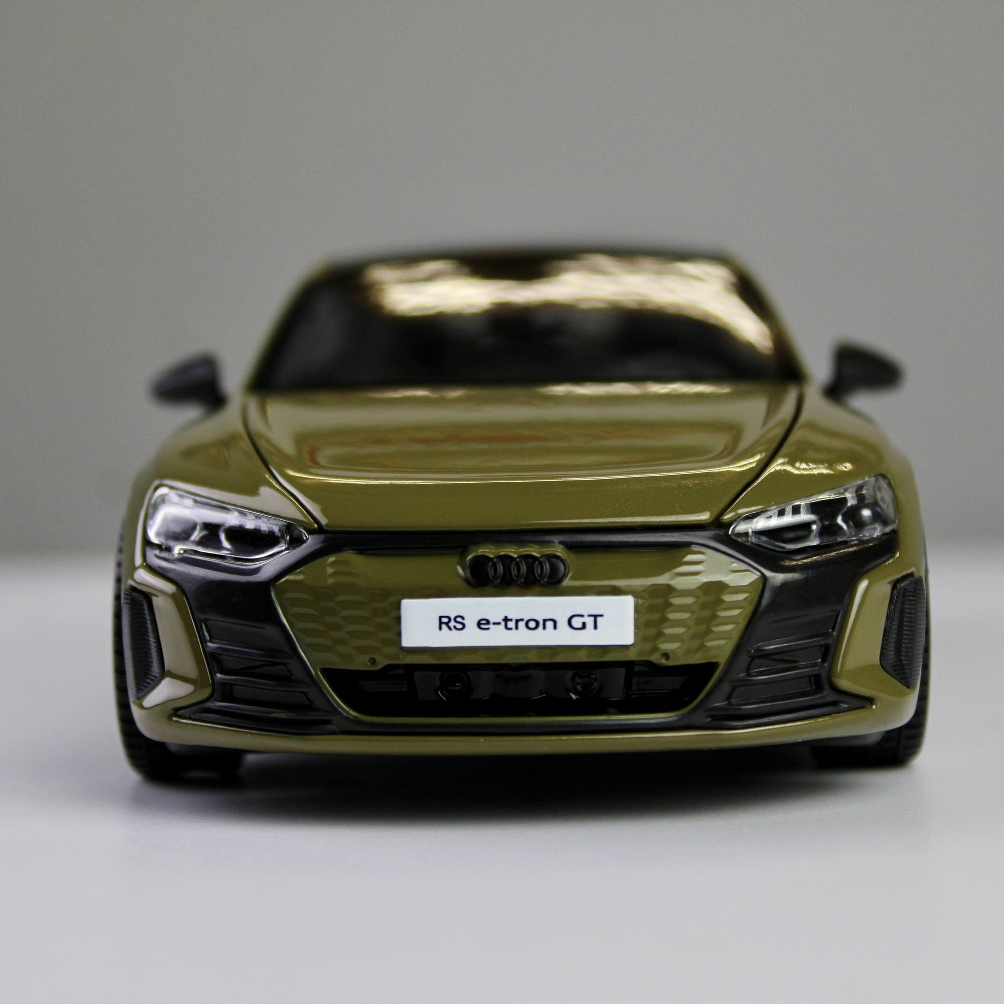 سيارة مايستو أودي RS إي-ترون GT 2022 طراز مصبوب 1:24