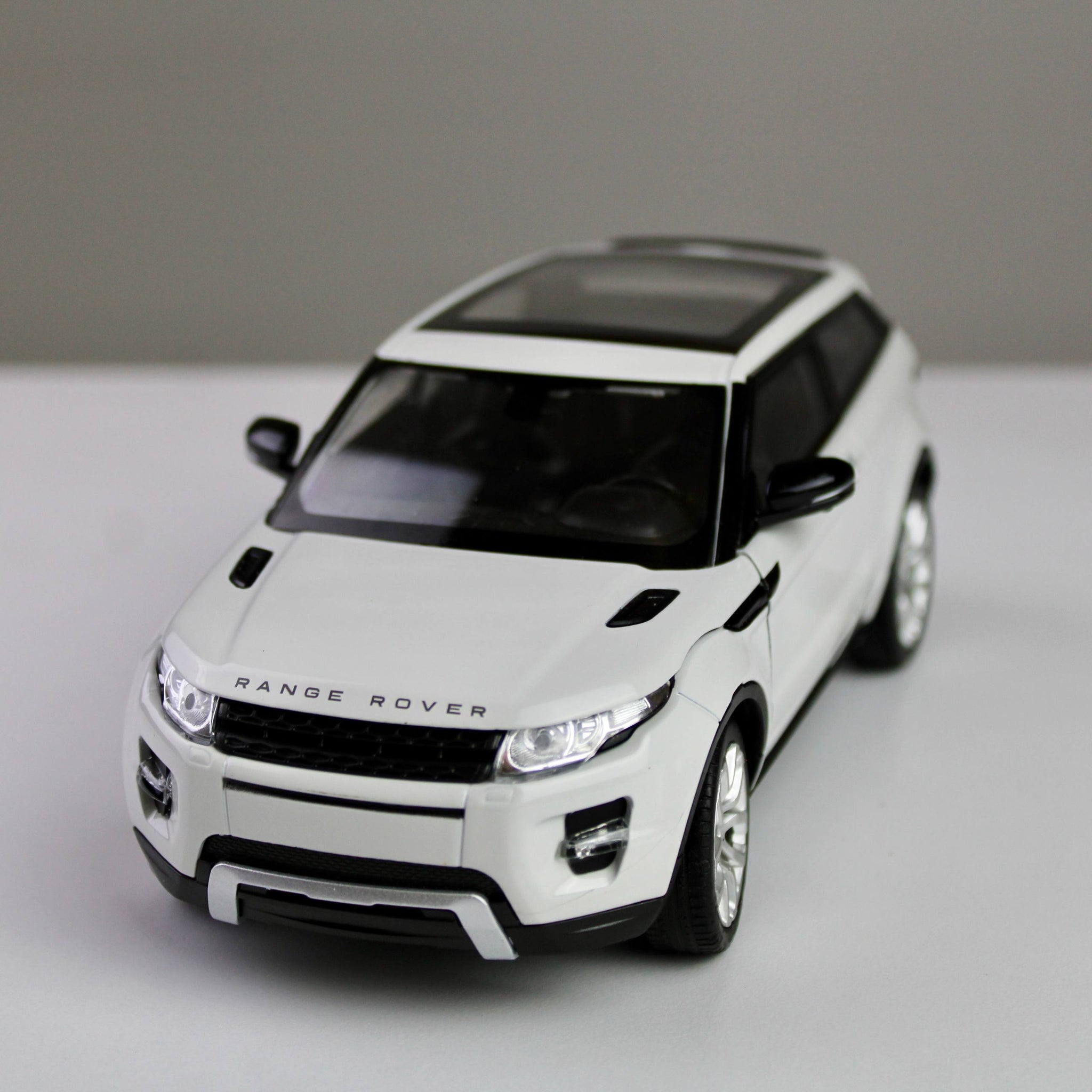 Welly Land Rover Range Rover Evoque مجسم سيارة رياضية متعددة الاستخدامات مصبوب بالقالب بمقياس 1:24