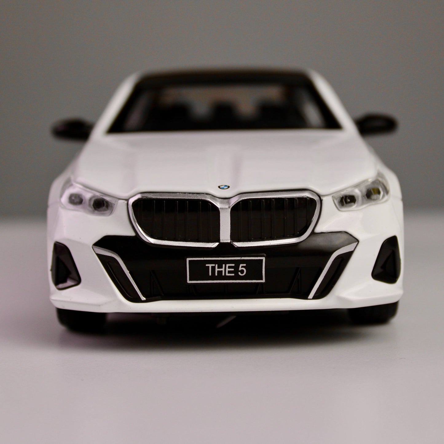 BMW 530Li 1:24 Die-Cast Model Car