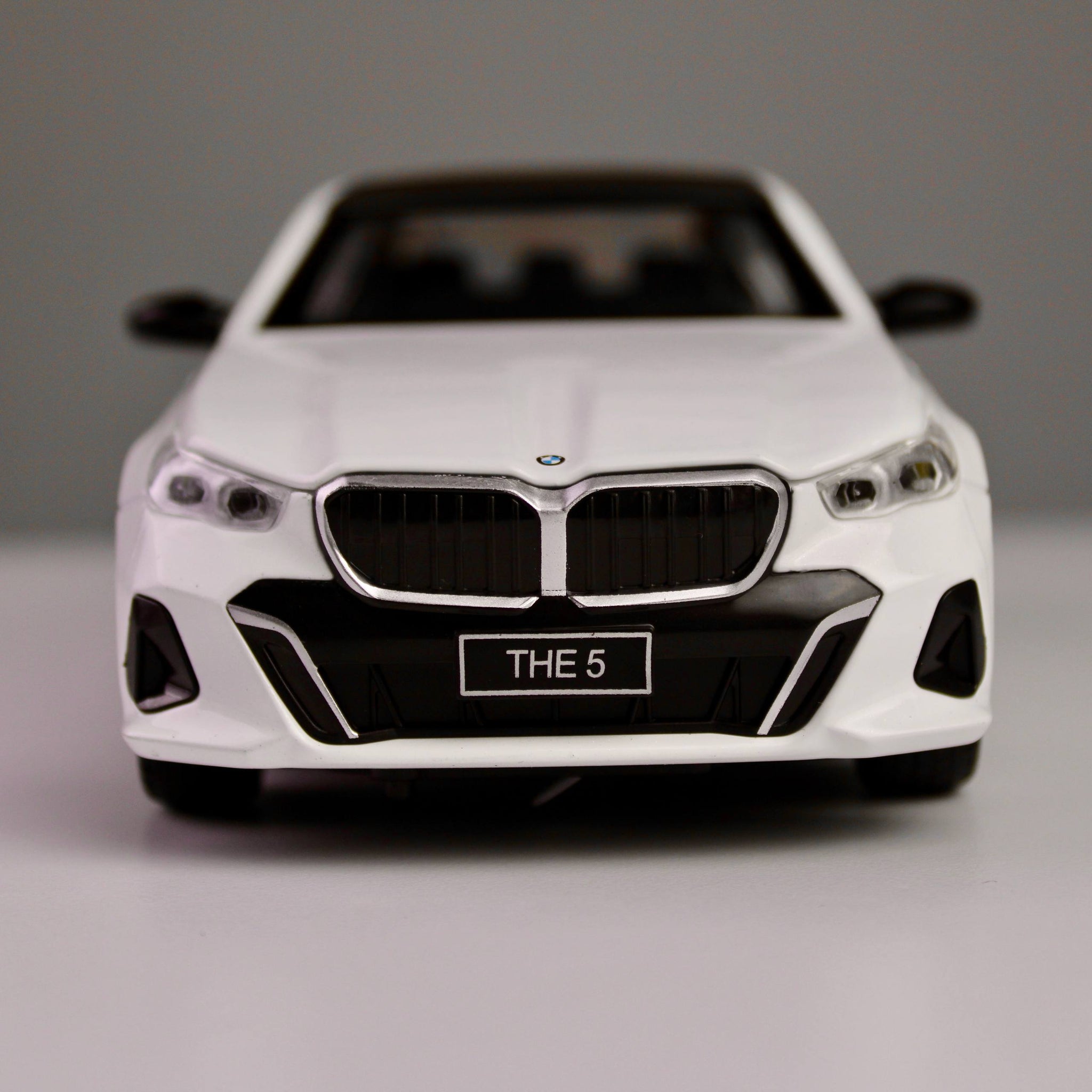BMW 530Li 1:24 Die-Cast Model Car