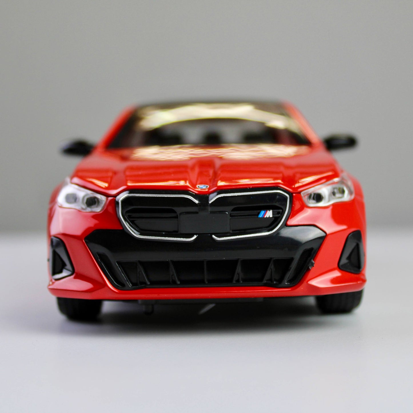 BMW i5 M60 1:24 Die-Cast Model Car