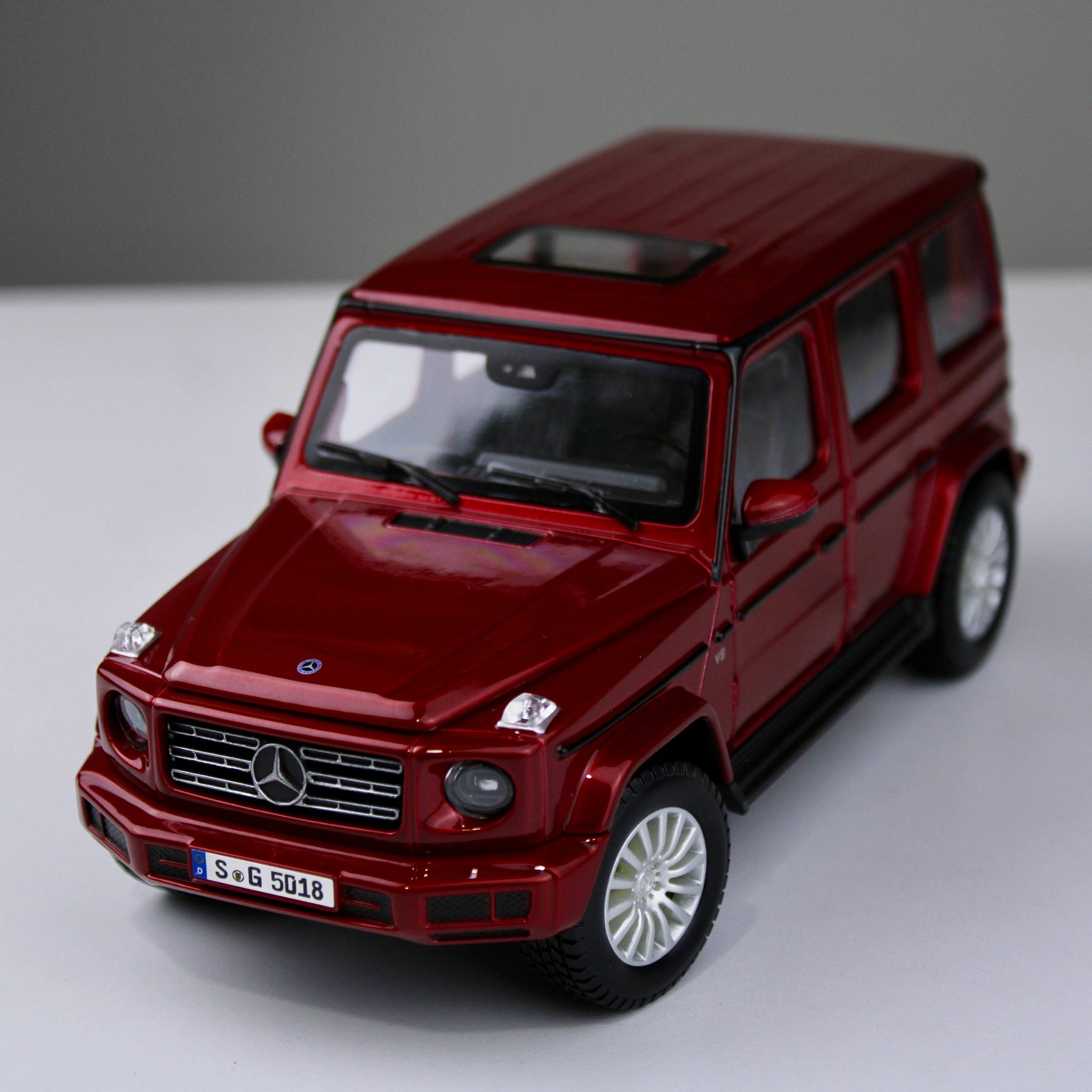 Mercedes-Benz G-Class Die-Cast Model Car – Maisto (1:24 Scale)