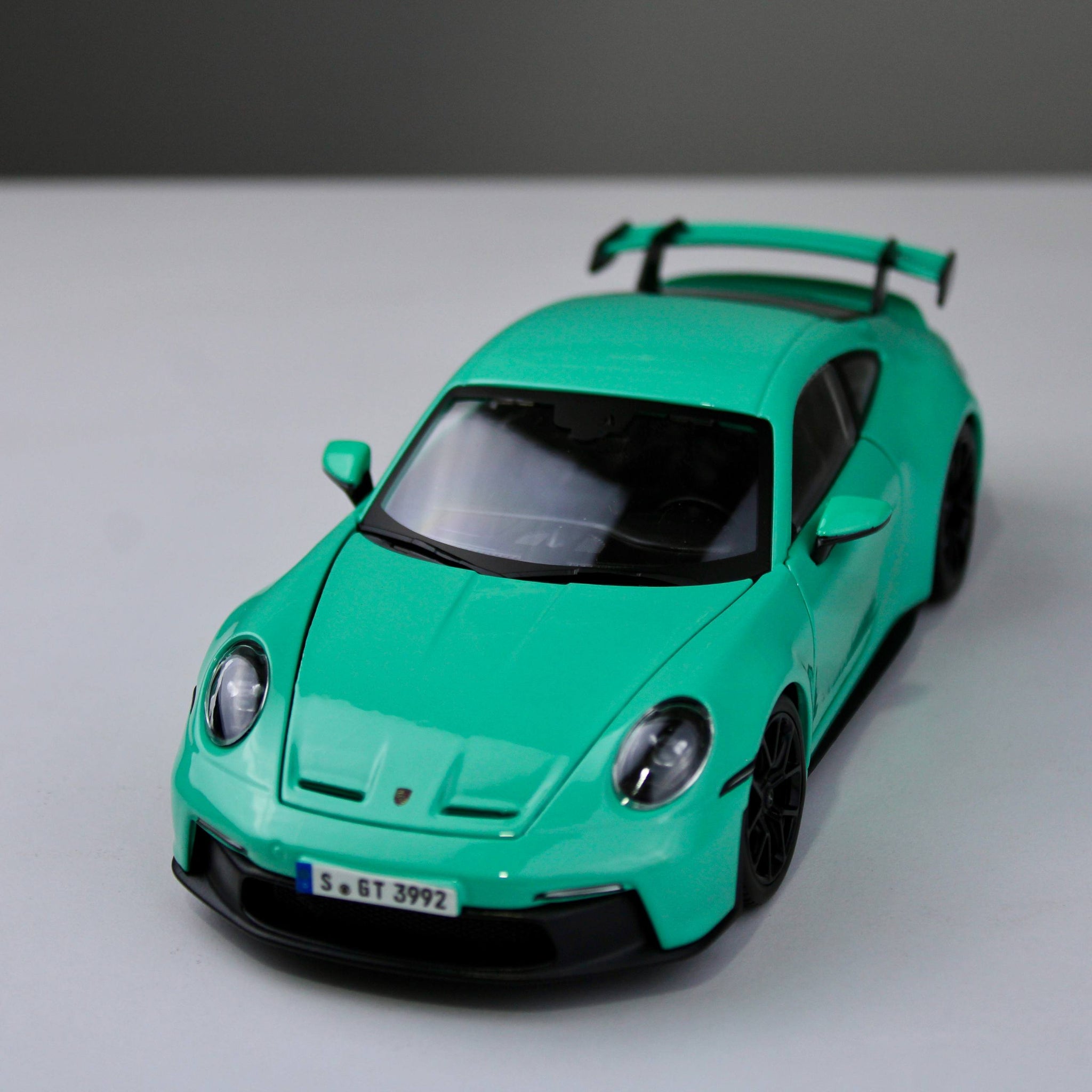Product Title: Porsche 911 GT3 2021 Die-Cast Model Car – Bburago (1:24 Scale)