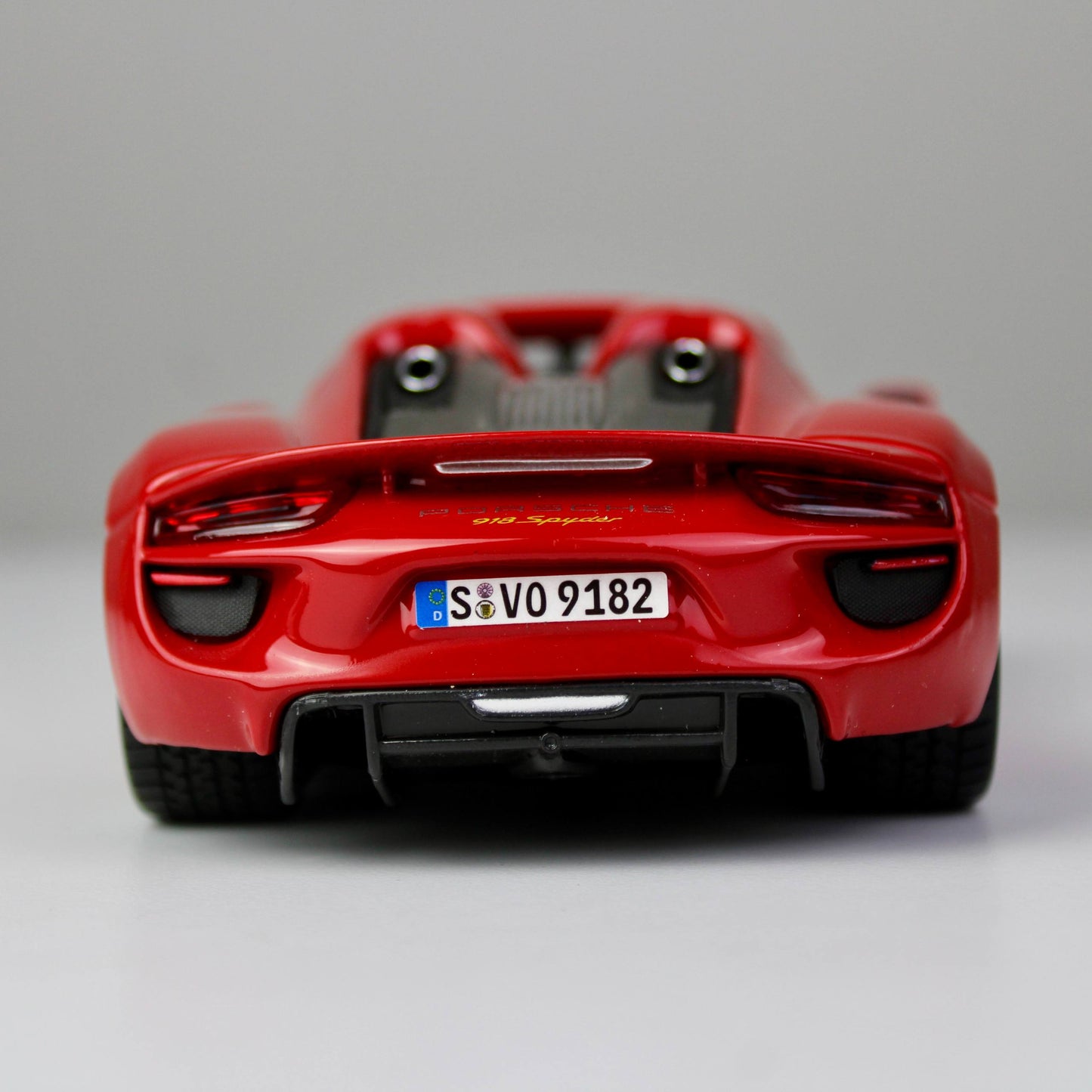 Bburago Porsche 918 Spyder 1:24 Die-Cast Model Car