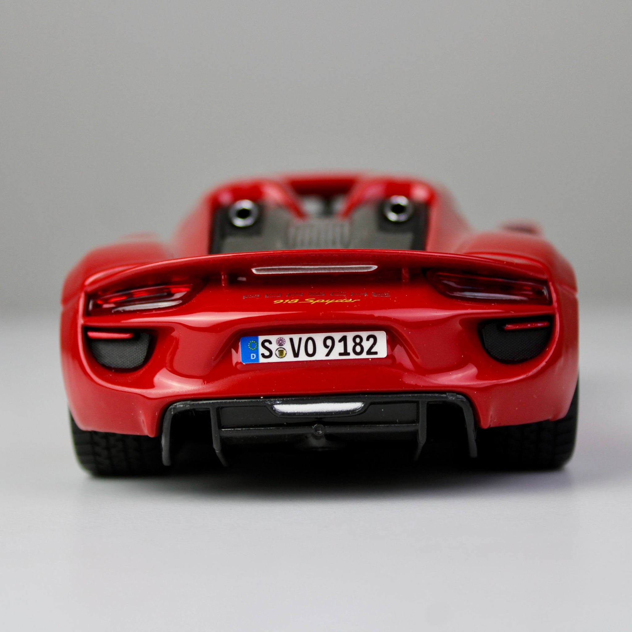 Bburago Porsche 918 Spyder 1:24 Die-Cast Model Car