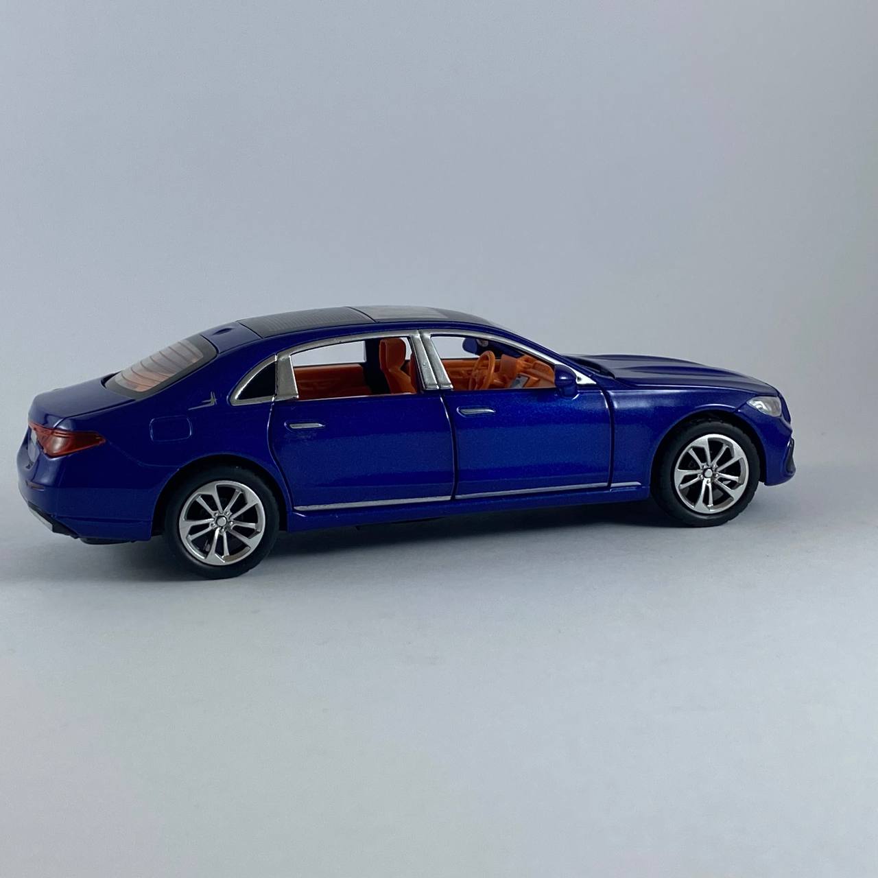 Mercedes-Benz E-Class Sport 1:32 Scale Die-Cast Model Car