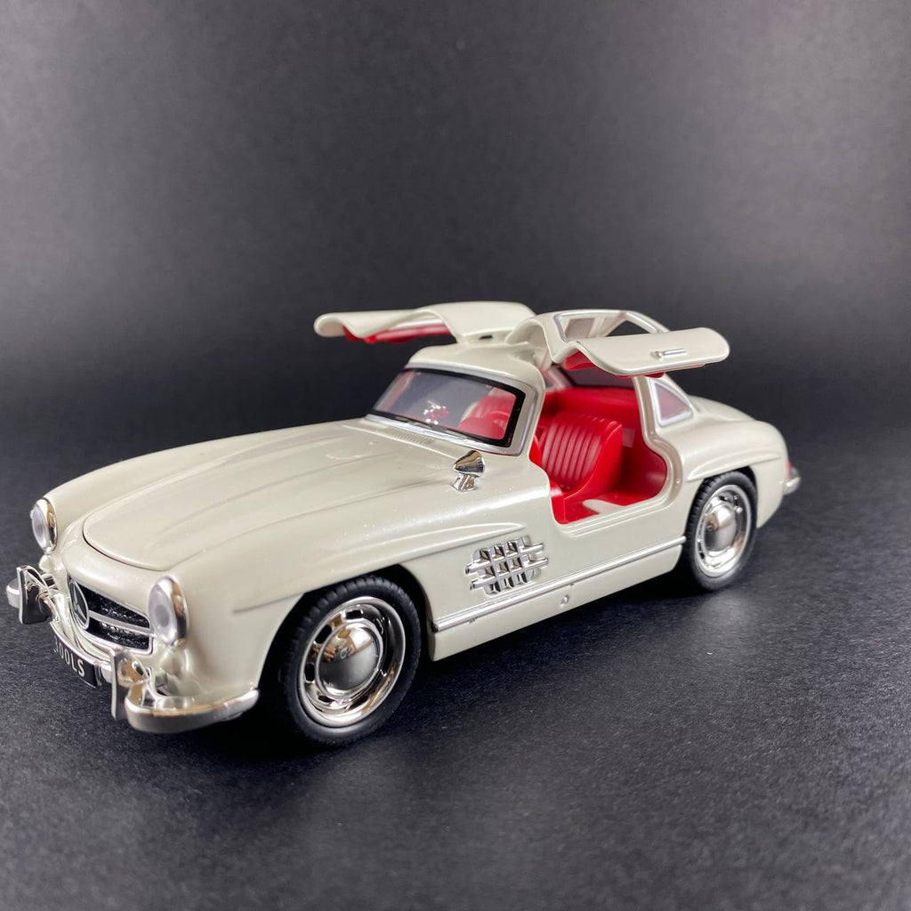 Mercedes-Benz 300SL 1:32 Scale Die-Cast Model Car
