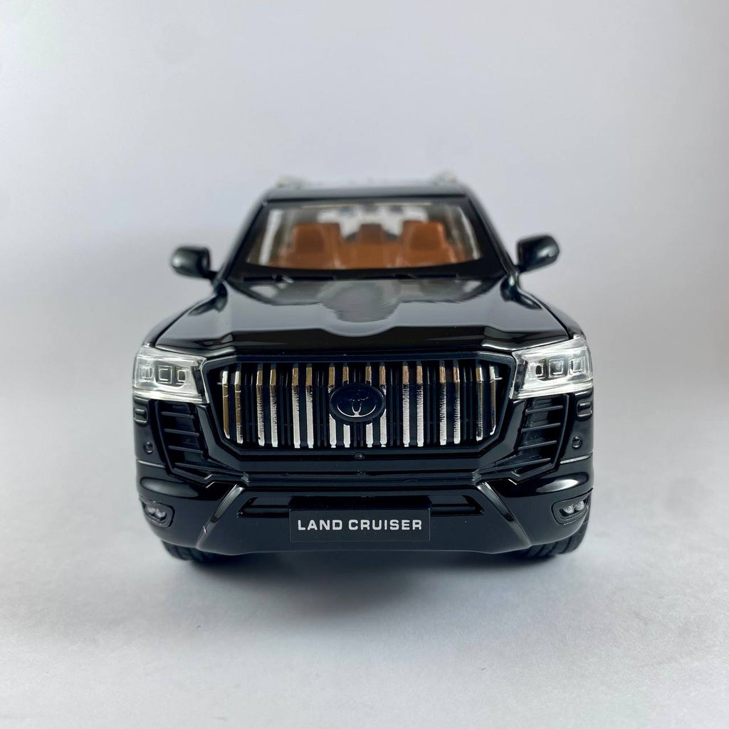 Toyota Land Cruiser 1:24 Scale Die-Cast Model Car