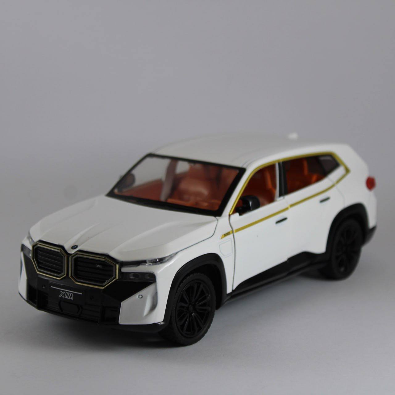 BMW XM – 1:24 Scale Die-Cast Model