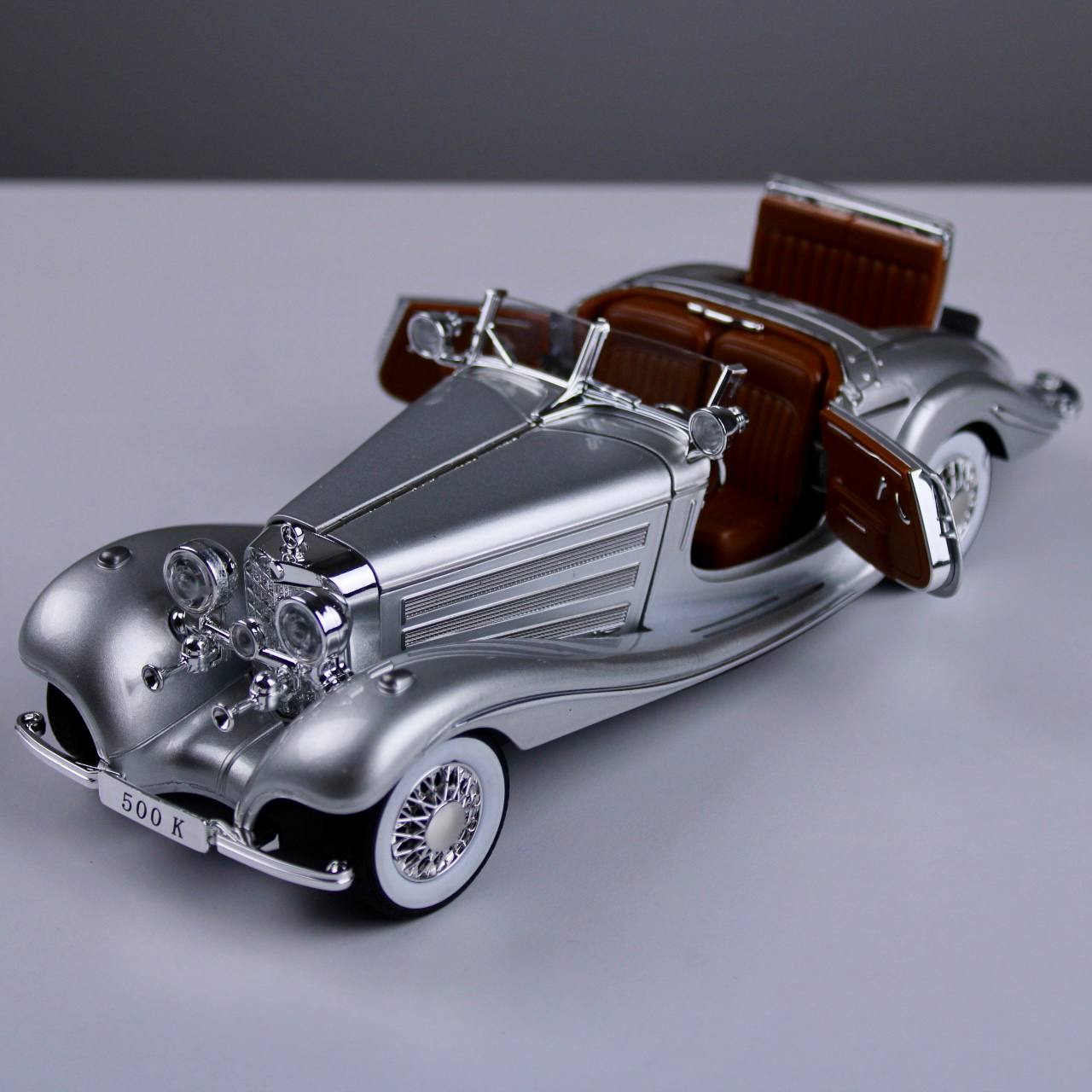 Mercedes Classic 500K 1:24 Scale Die-Cast Model Car
