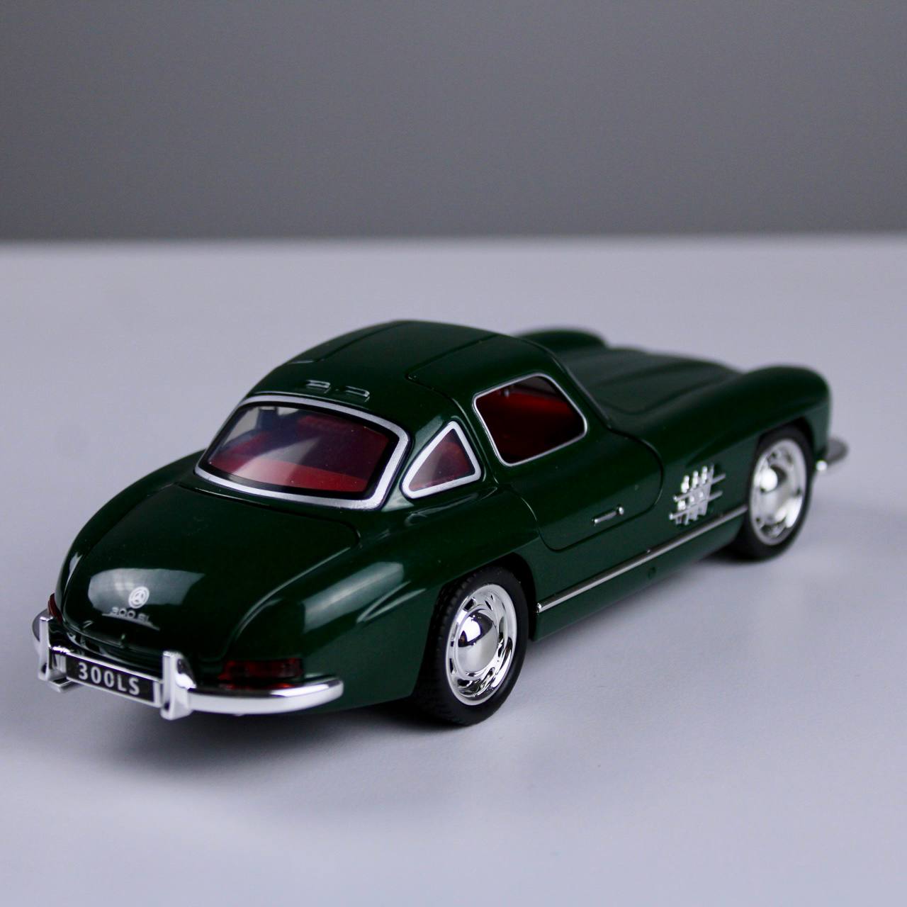 Mercedes-Benz 300SL 1:32 Scale Die-Cast Model Car