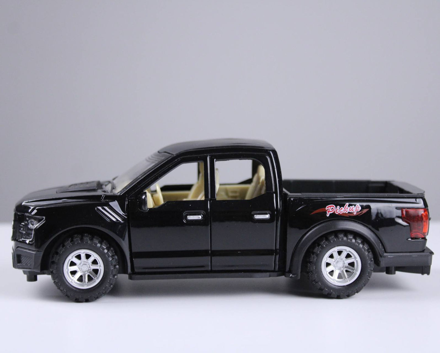 Pickup Truck – 1:32 Scale