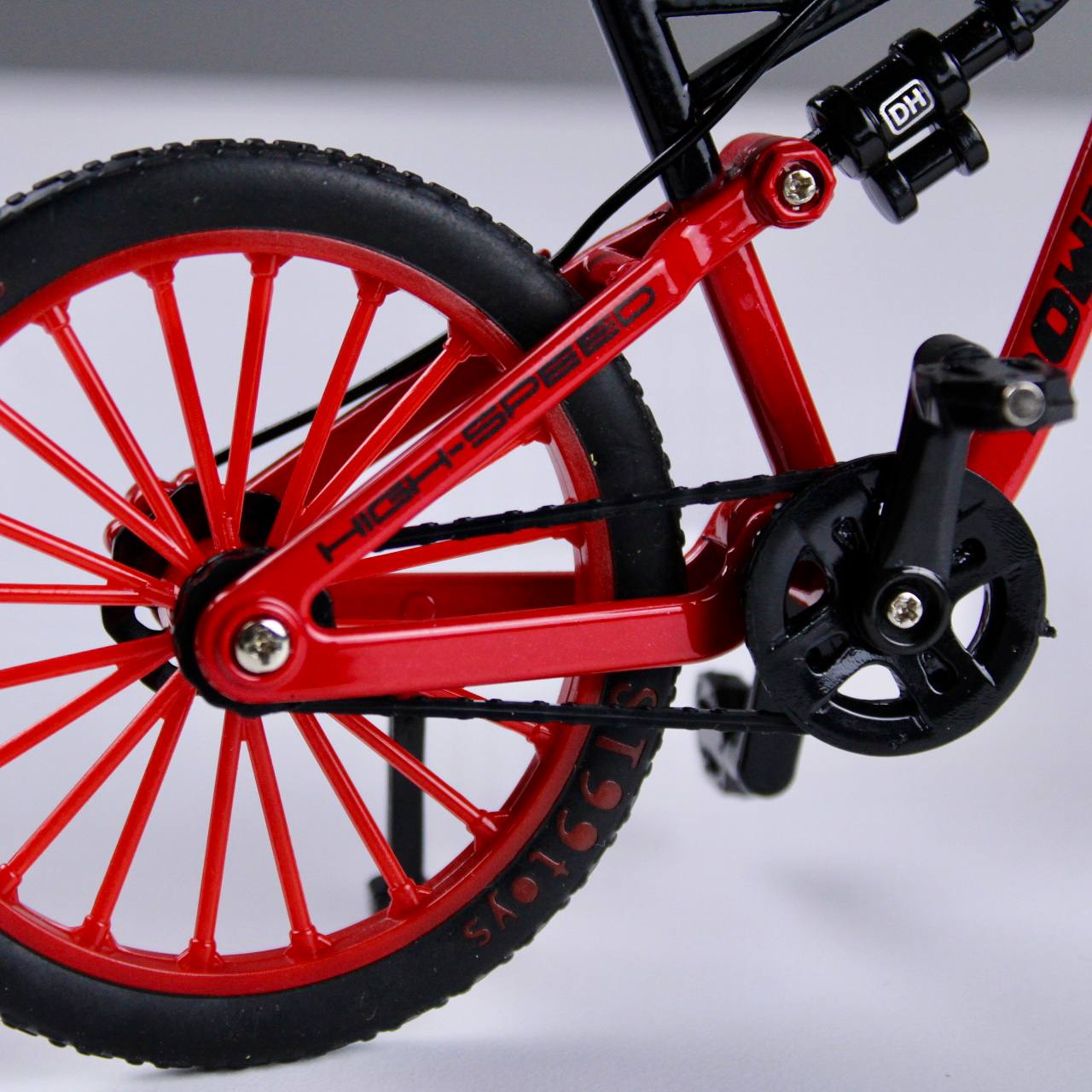 Metal Bicycle Model – 1:8 Scale