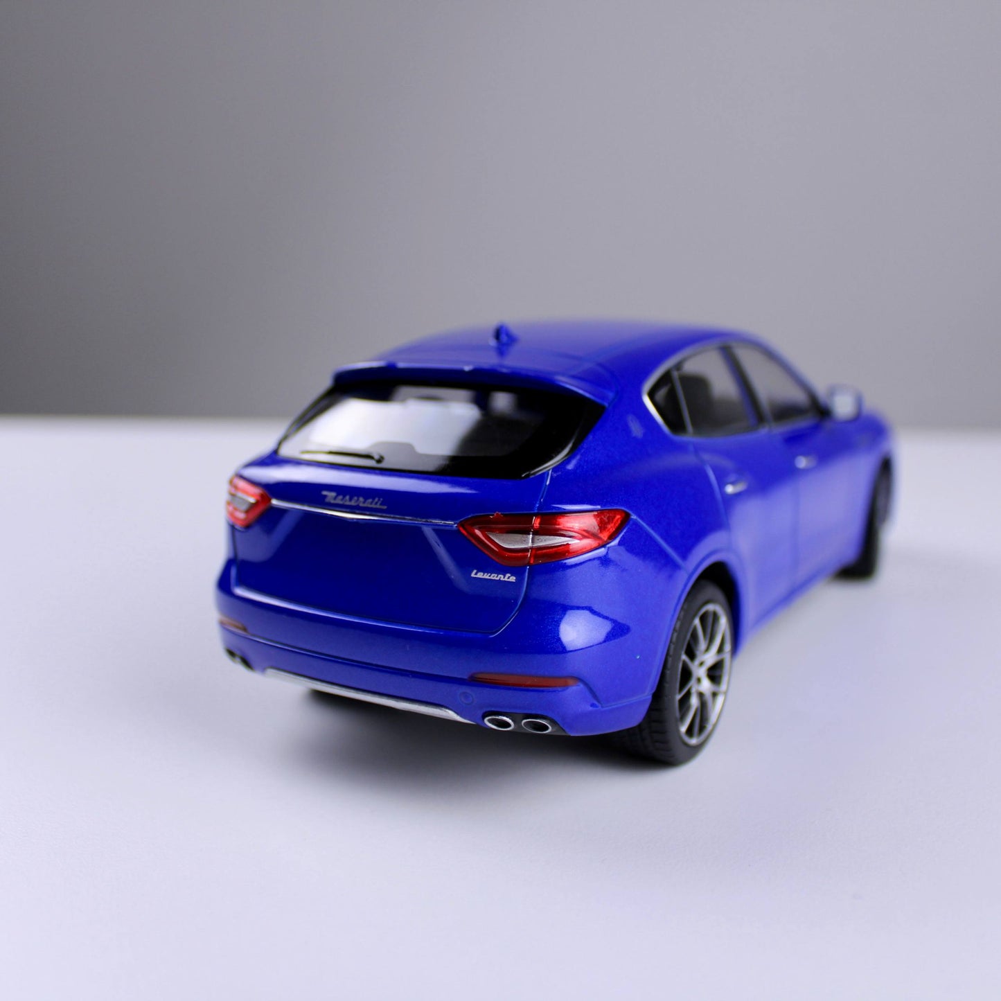 Maserati Levante Die-Cast Model – Welly Scale 1:24