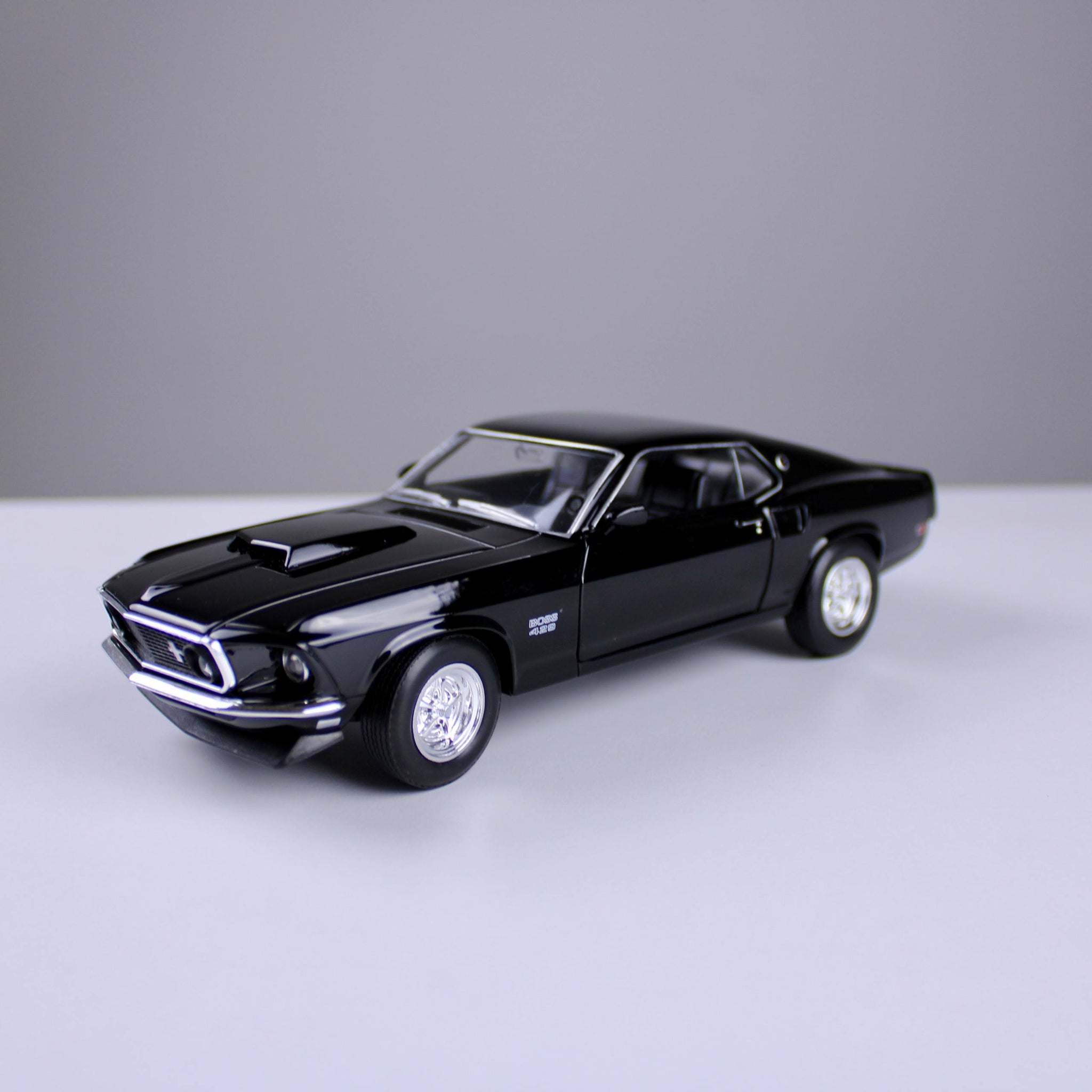 مجسم سيارة فورد موستانج بوس 429 – لون أسود