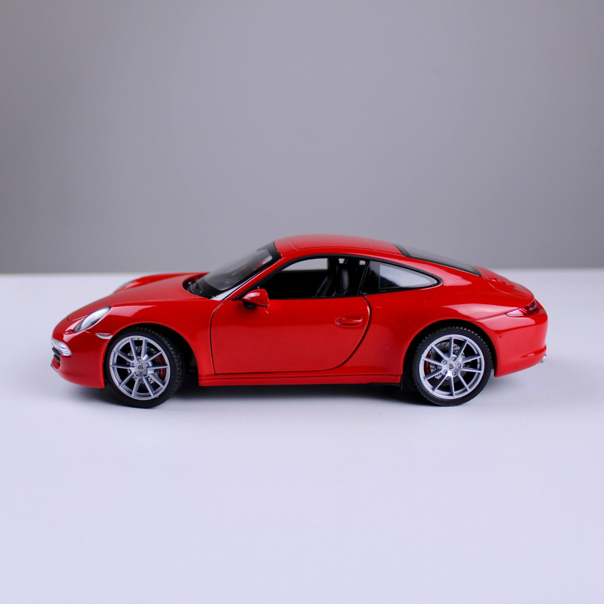 مجسم سيارة بورش 911 كاريرا S