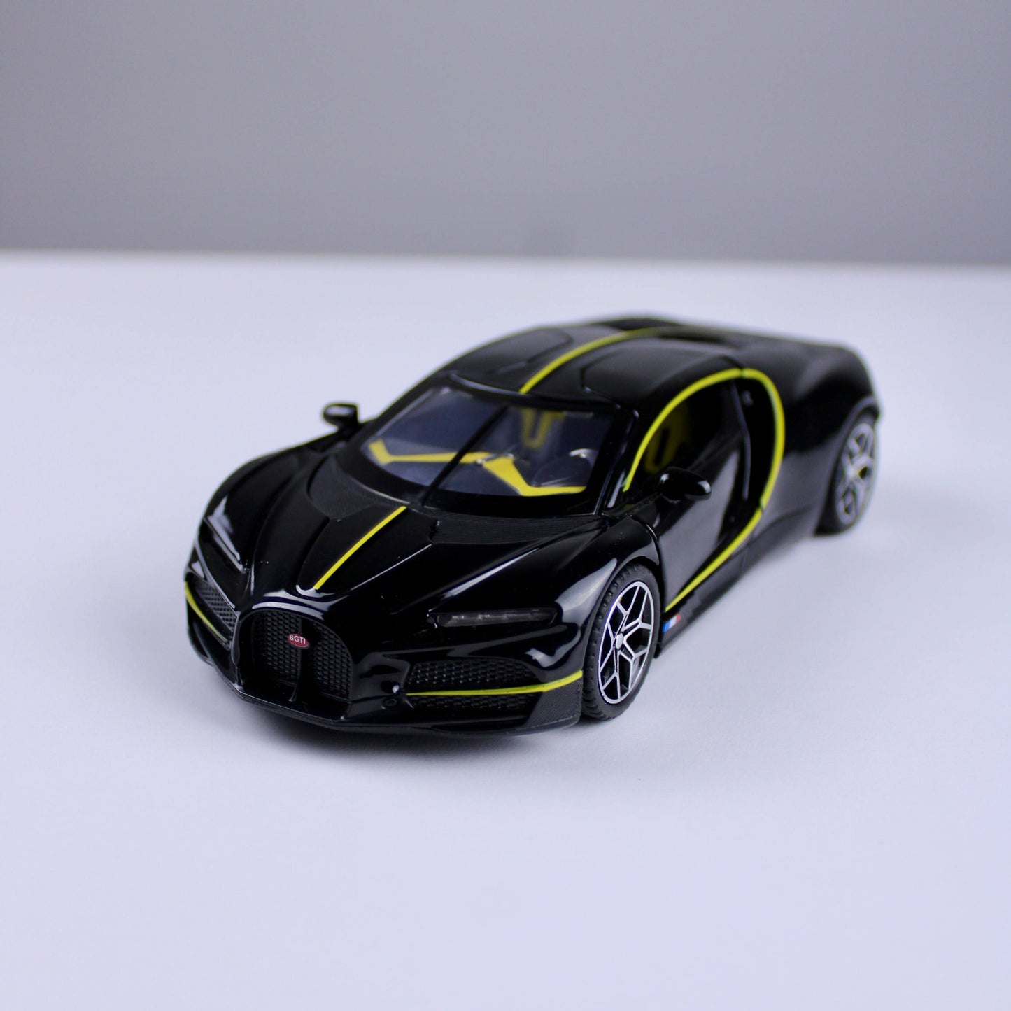 مجسم سيارة بوجاتي توربيون