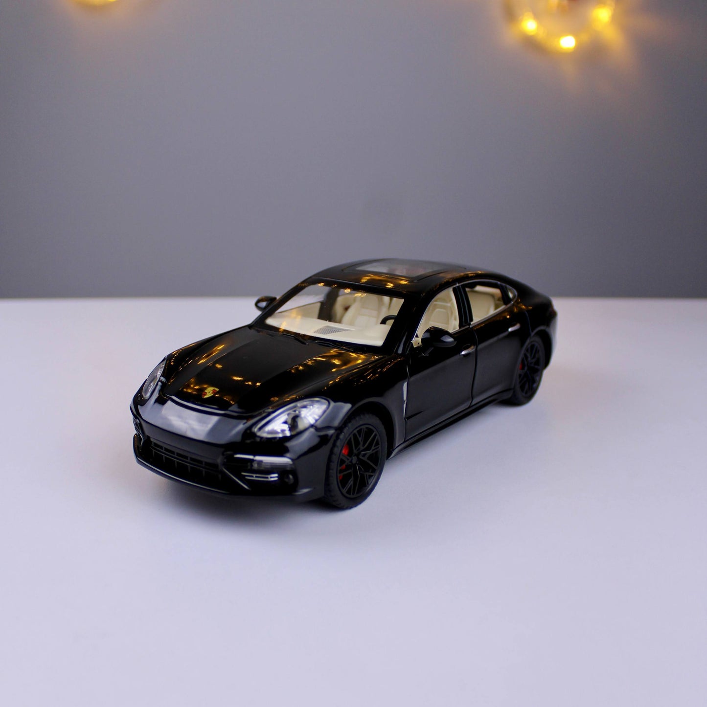 Mercedes-Benz E-Class Sport  – 1:24 Scale