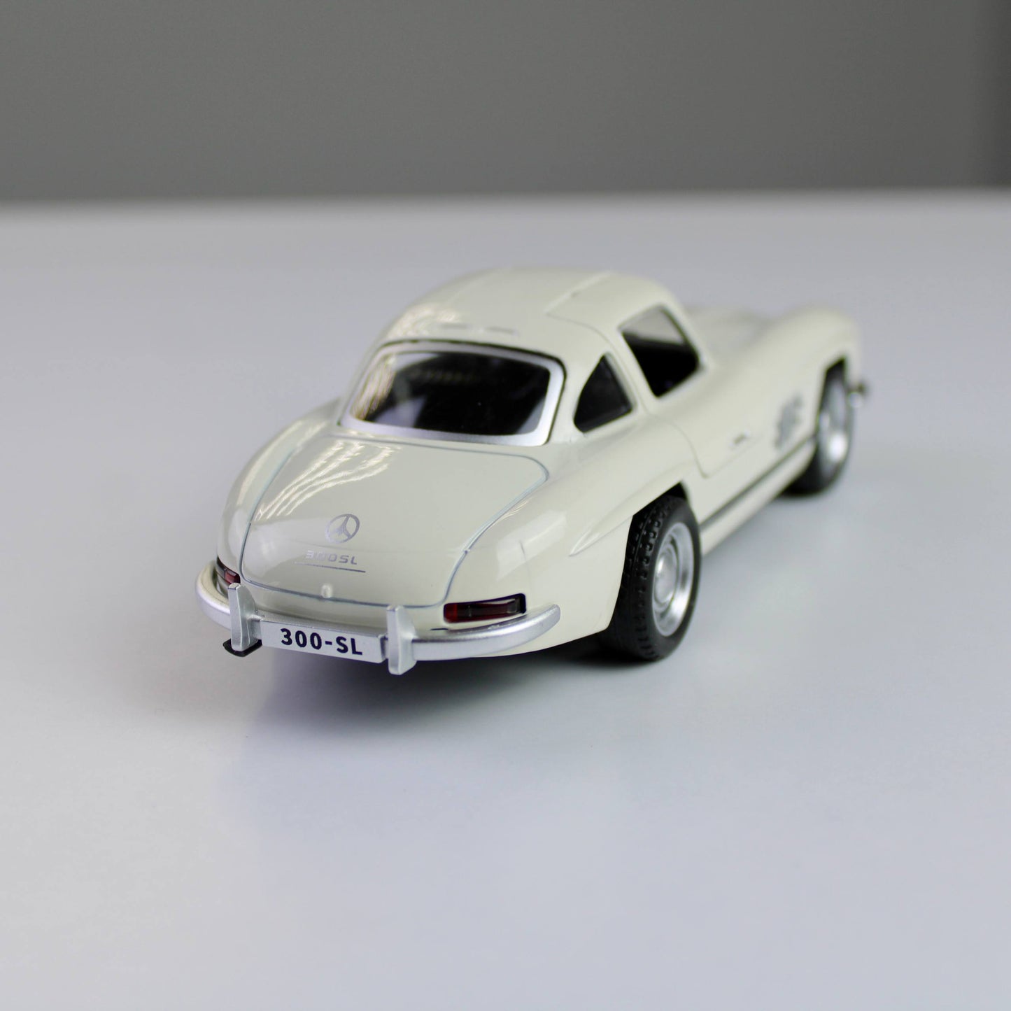 مجسم سيارة مرسيدس بنز 300SL – مقاس 1:32