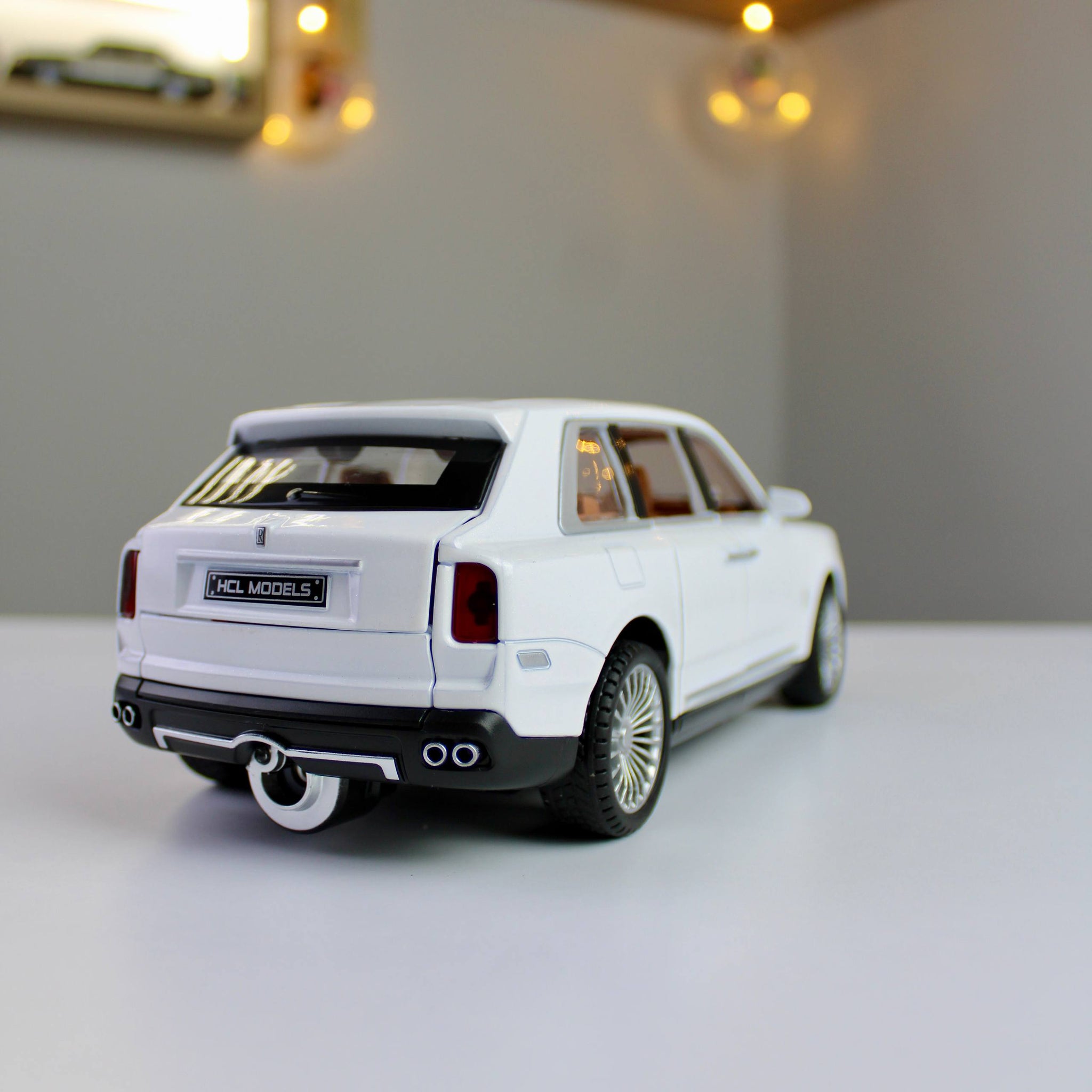 مجسم رولز رويس كولينان بالريموت كنترول – مقاس 1:22