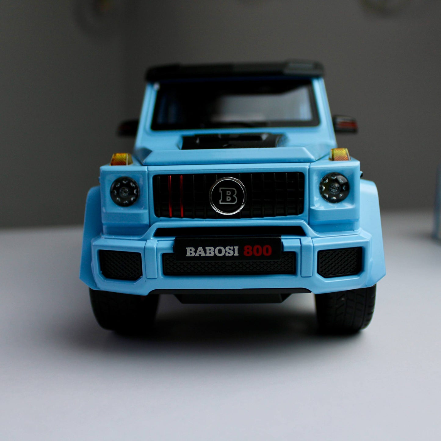 Mercedes-Benz G800 (Brabus) Diecast Model – 1:18 Scale (Magnificent Reach)