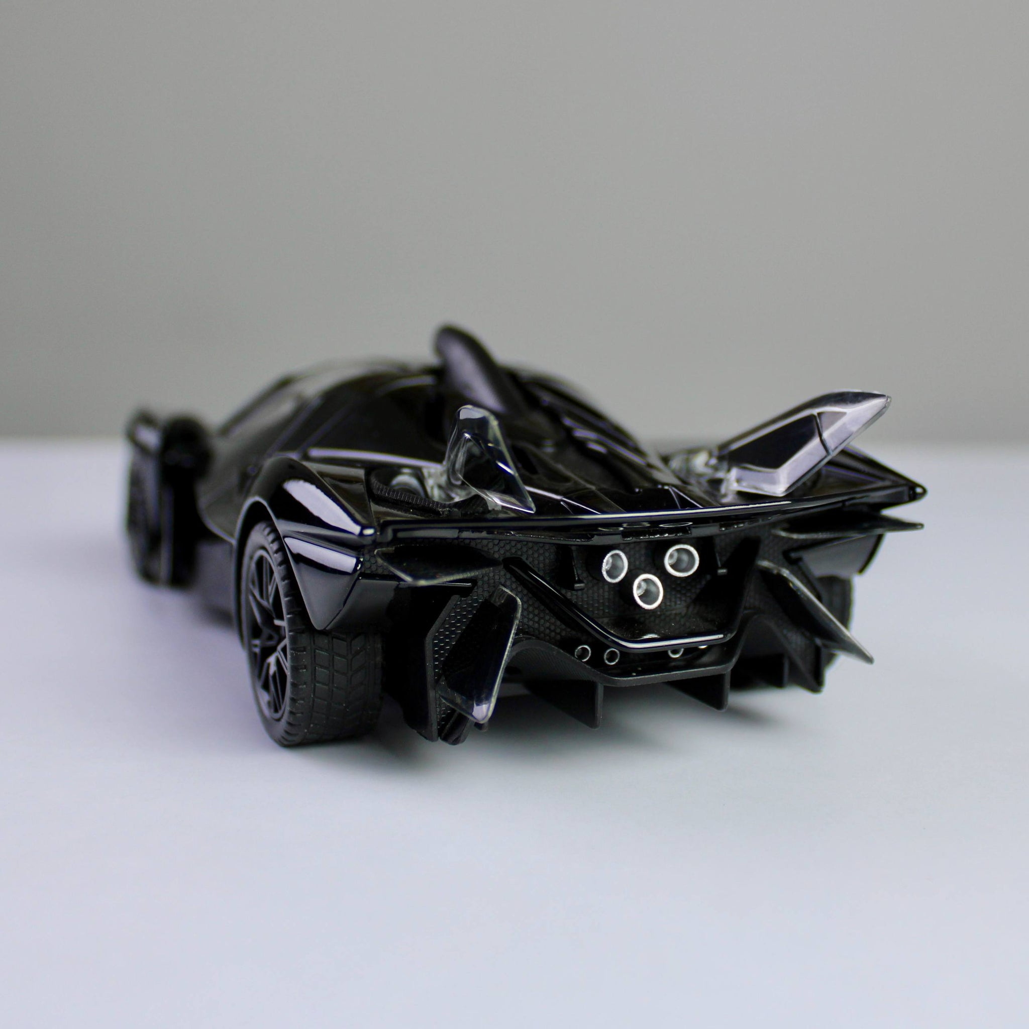 مجسم أبولو بروجيكت إيفو 1:24 مصبوب - أضواء وسحب للخلف