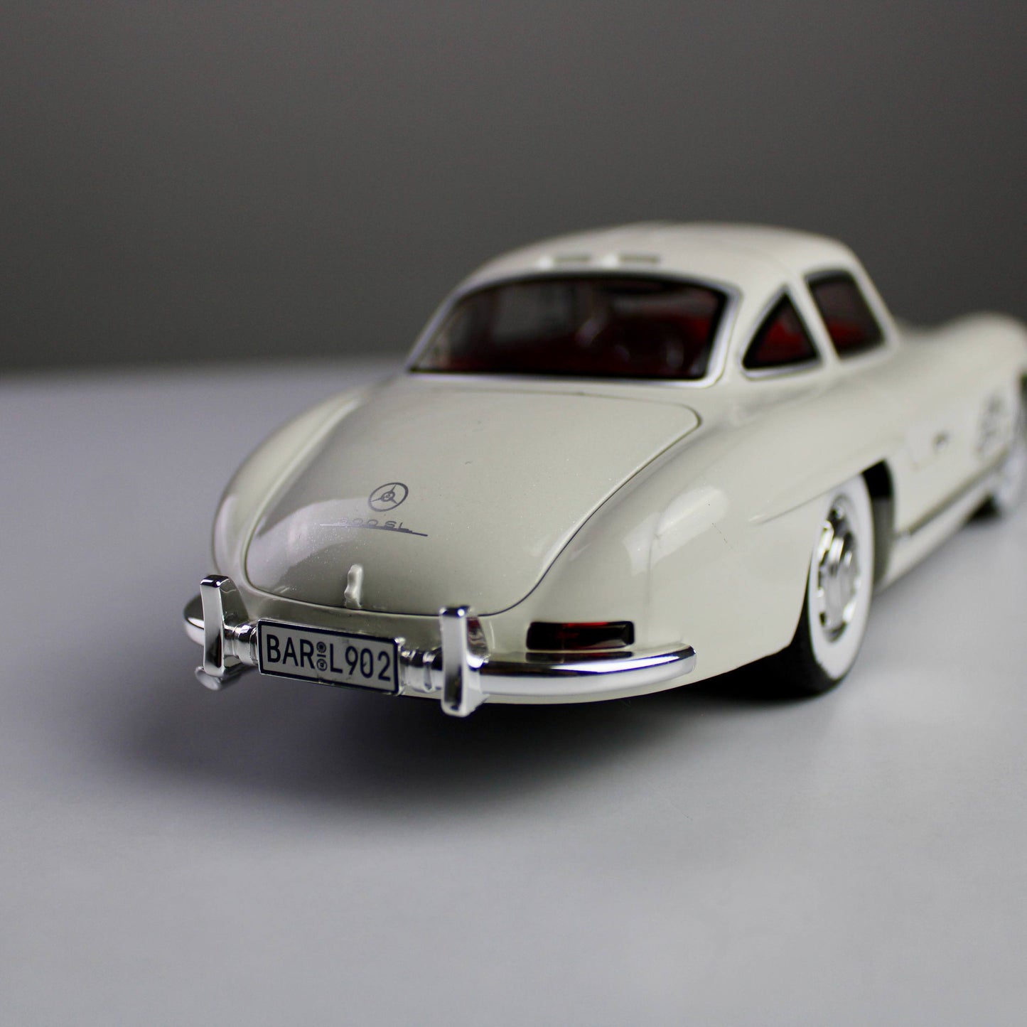 Mercedes-Benz 300SL Gullwing 1:24 Die-Cast