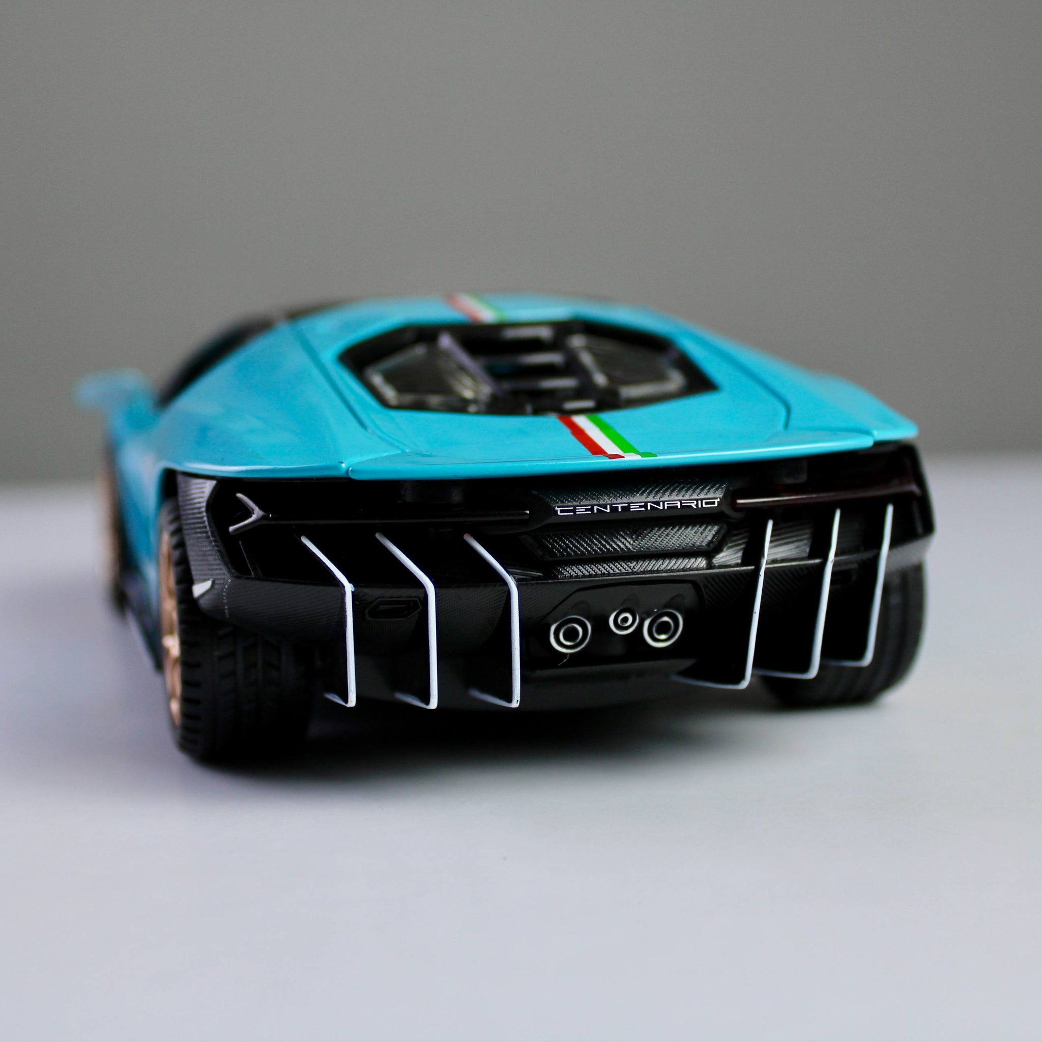 Lamborghini Centenario 1:24 Die-Cast Model Car