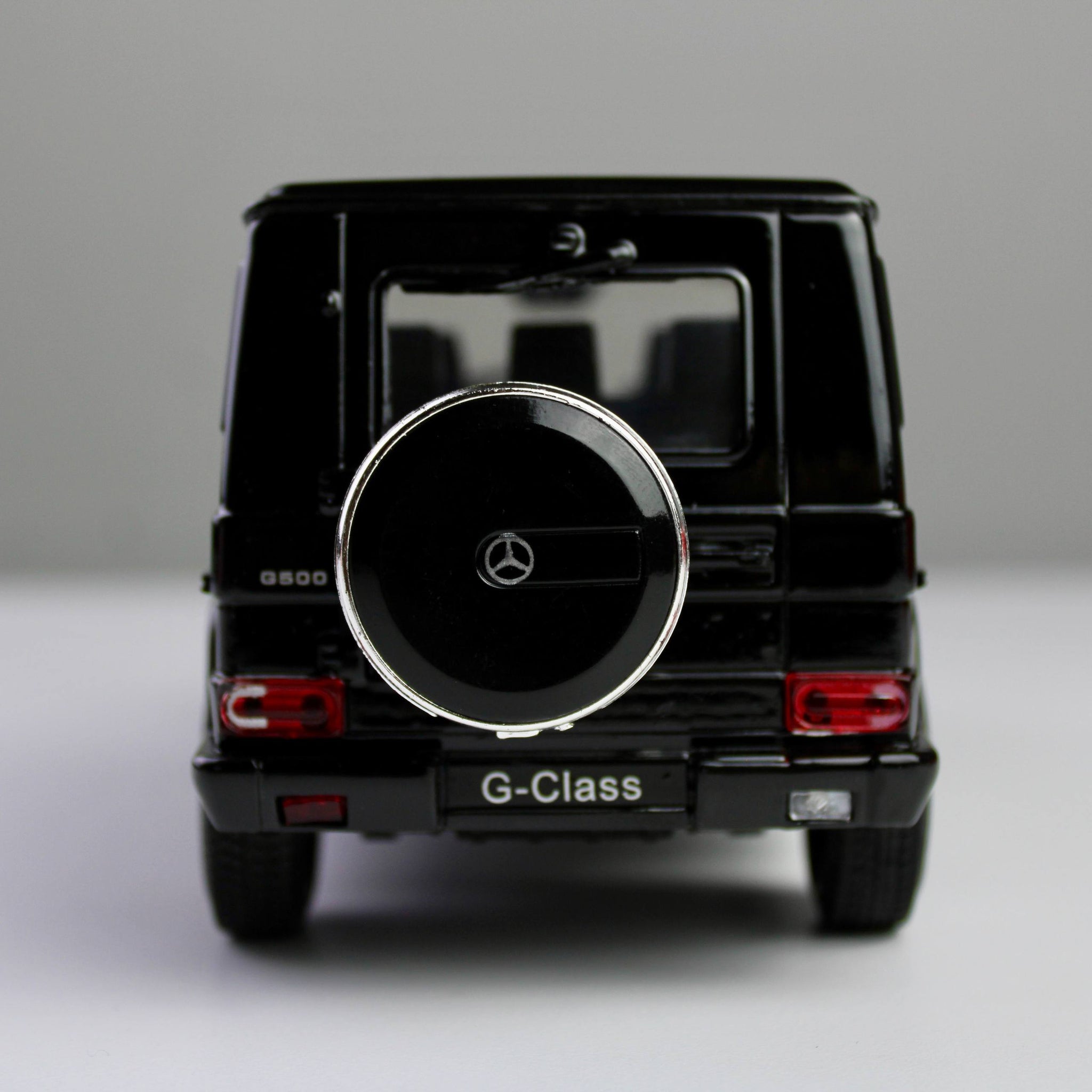Welly Mercedes-Benz G-Class 1:24 Die-Cast Model Car