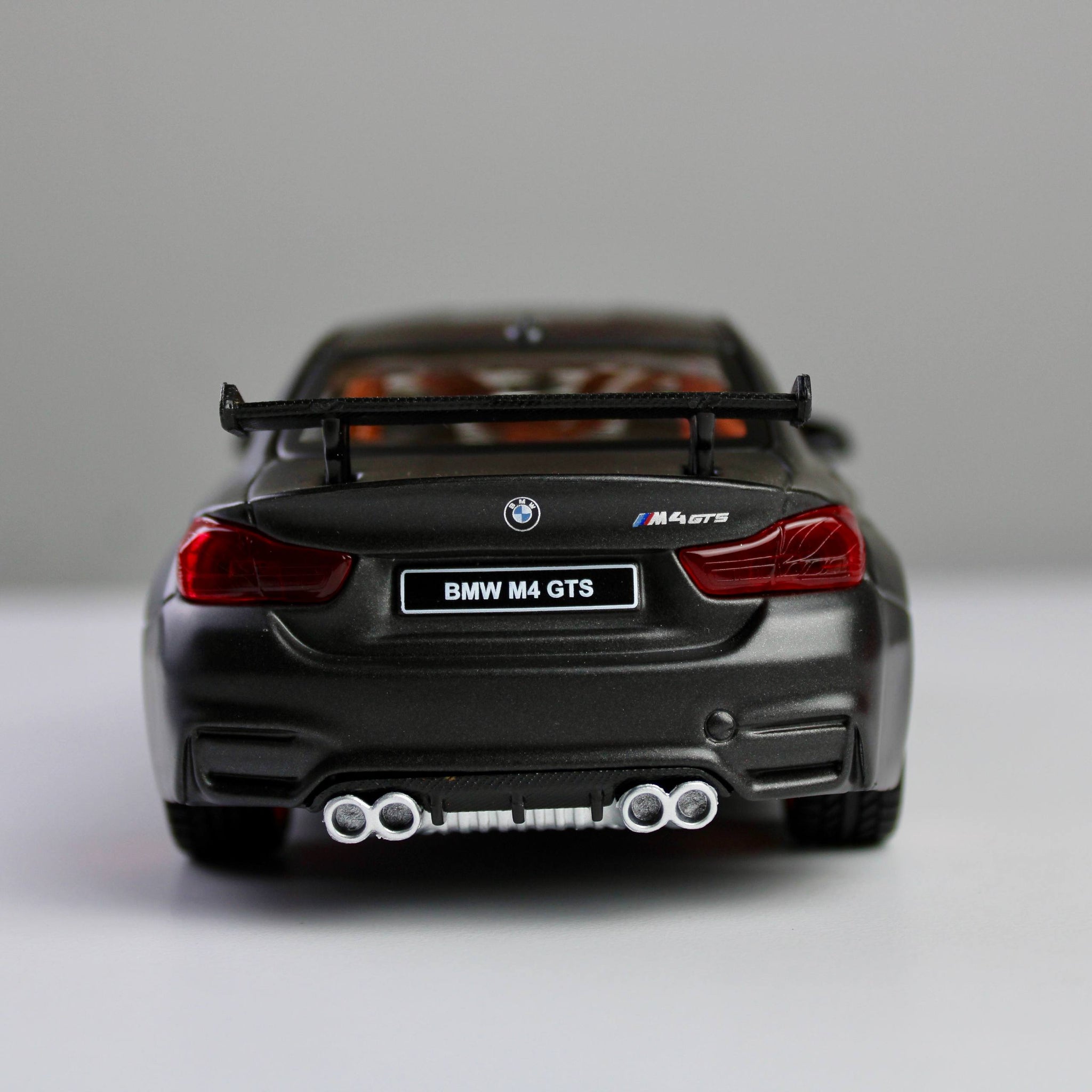 Maisto BMW M4 GTS 1:24 Die-Cast Model Car