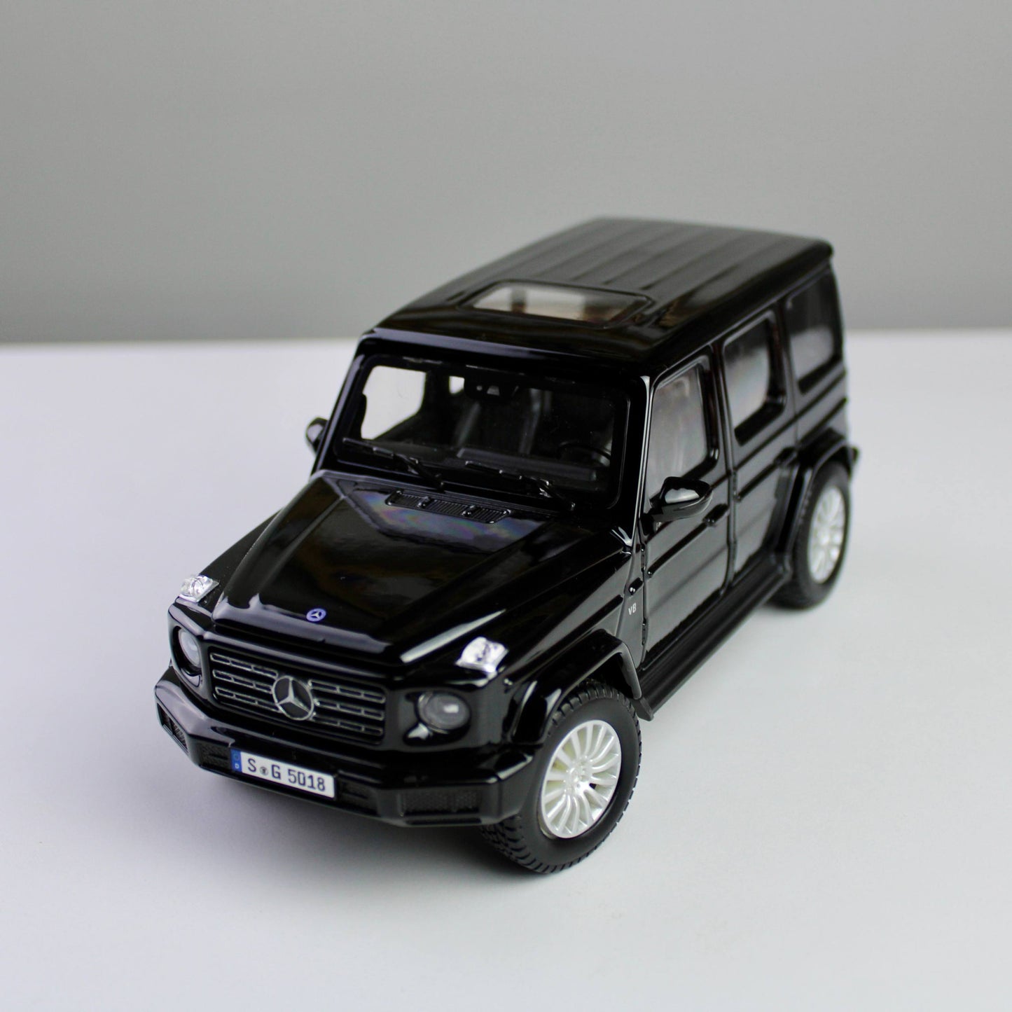 Maisto Mercedes-Benz G-Class 2019 1:24 Die-Cast Model Car