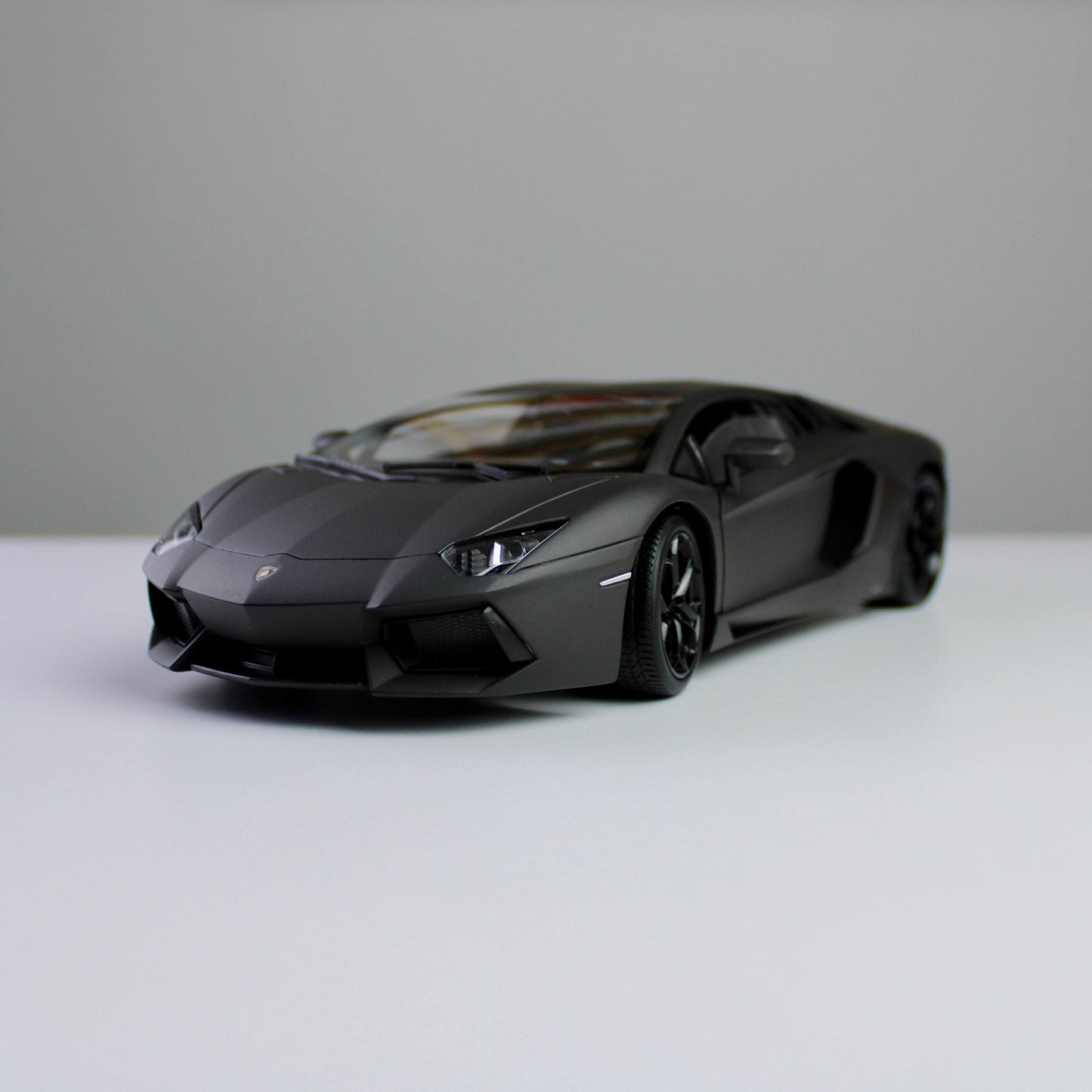 Welly Premium FX Lamborghini Aventador LP700-4 1:18 نموذج سيارة مصبوب