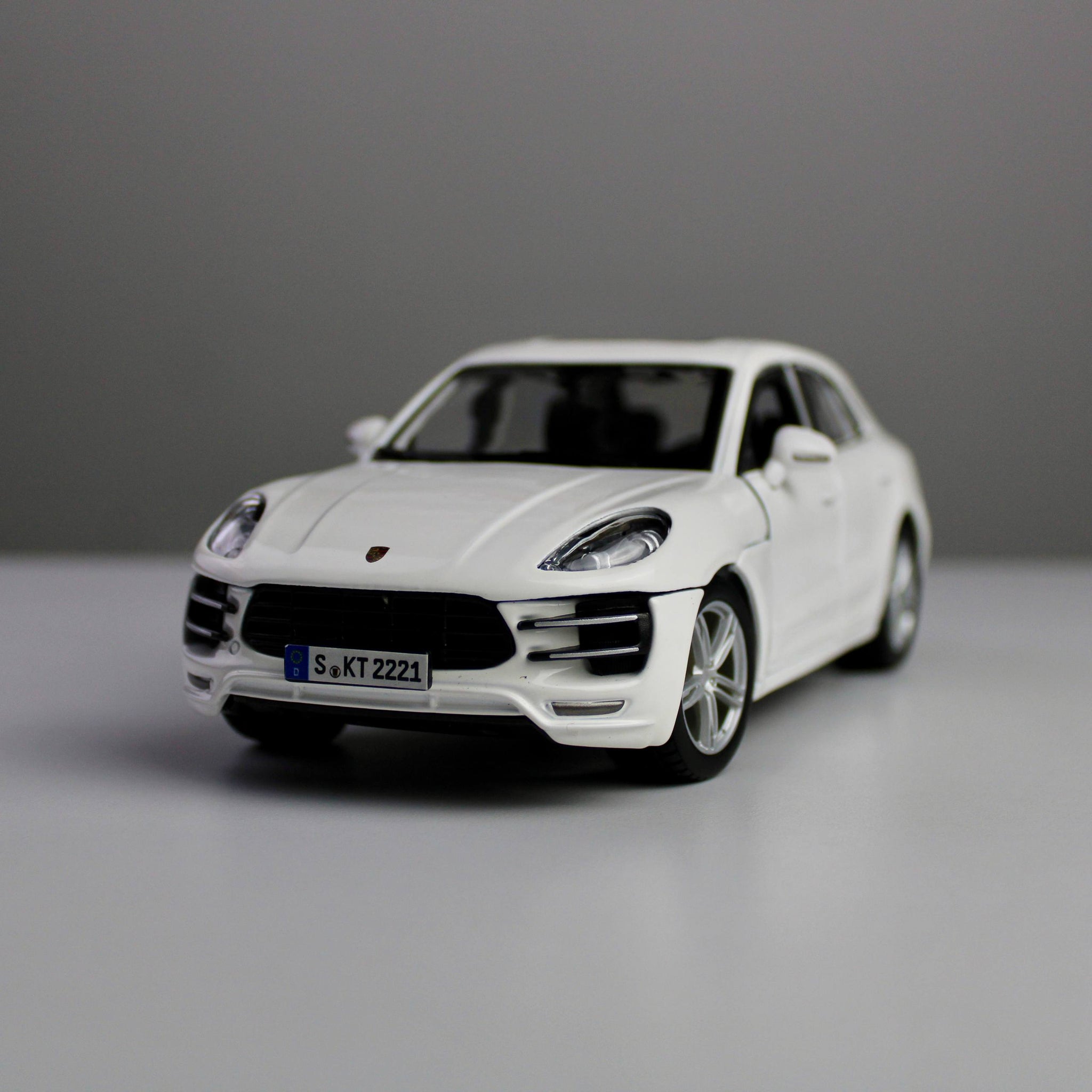 Bburago Porsche Macan 1:24 Die-Cast Model SUV – Star Collezione