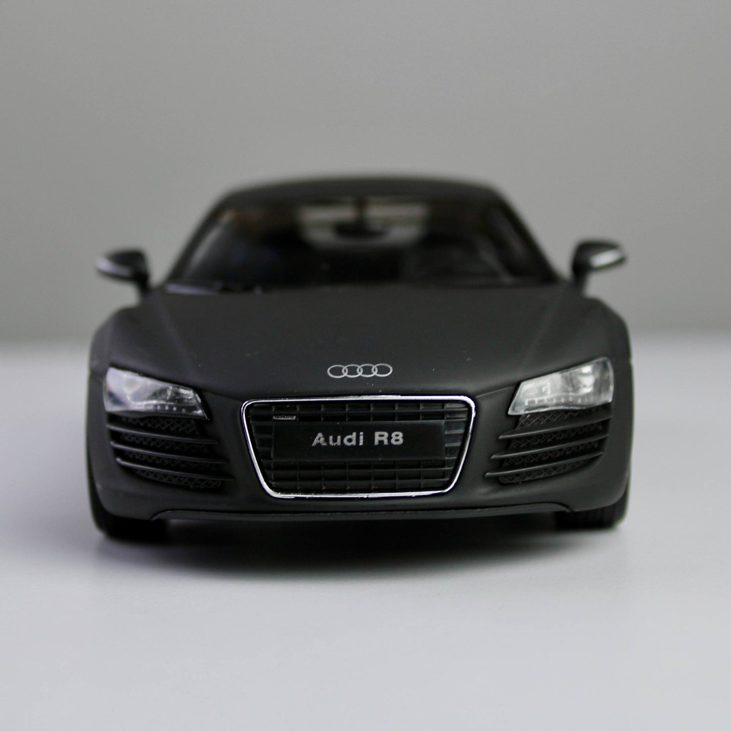 سيارة ويلي أودي R8 V10 طراز 1:24 مصبوبة
