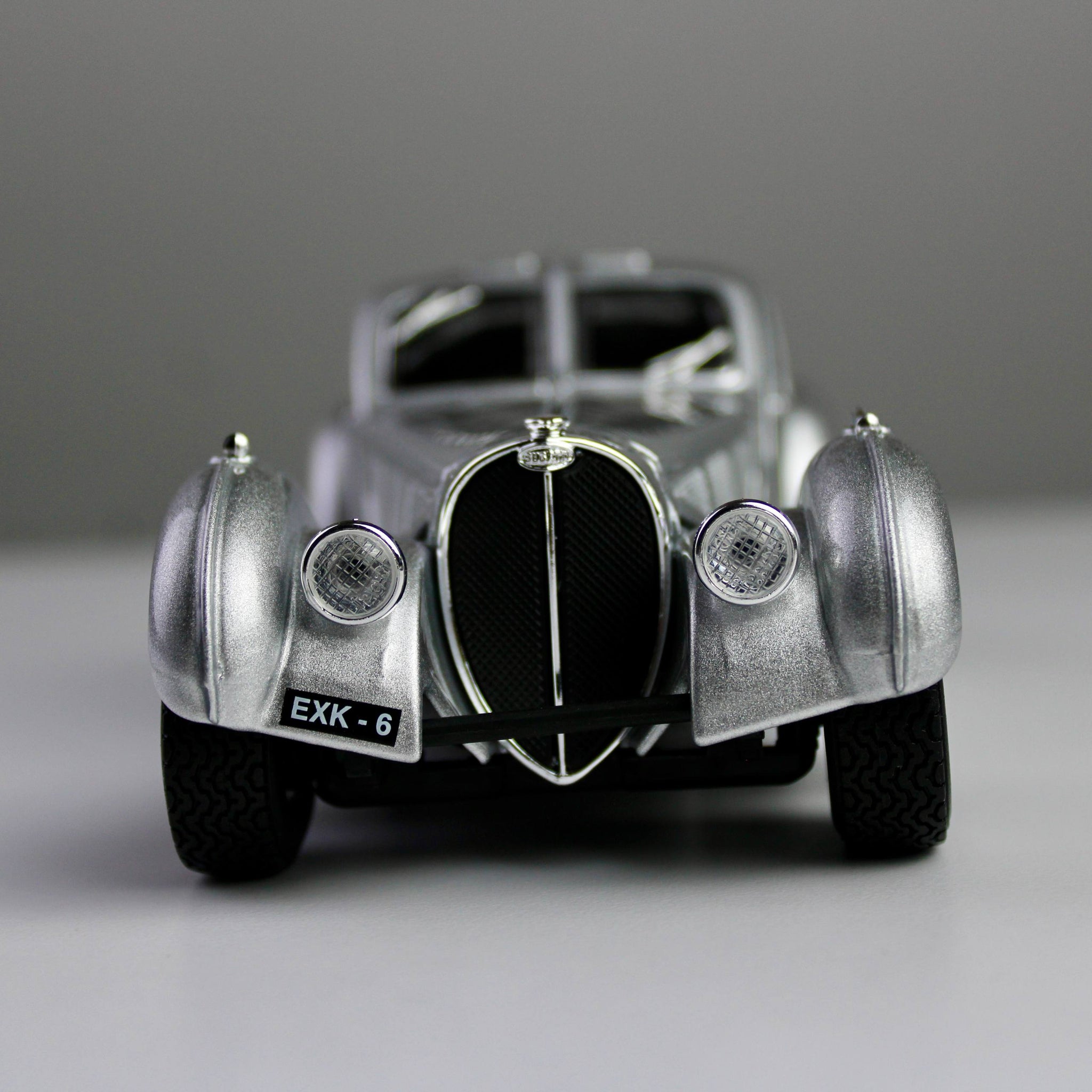 Bburago Bugatti Atlantic 1:24 Die-Cast Model Car – Star Collezione