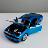 Maisto Dodge Challenger SRT8 2008 1:24 Die-Cast Model Car