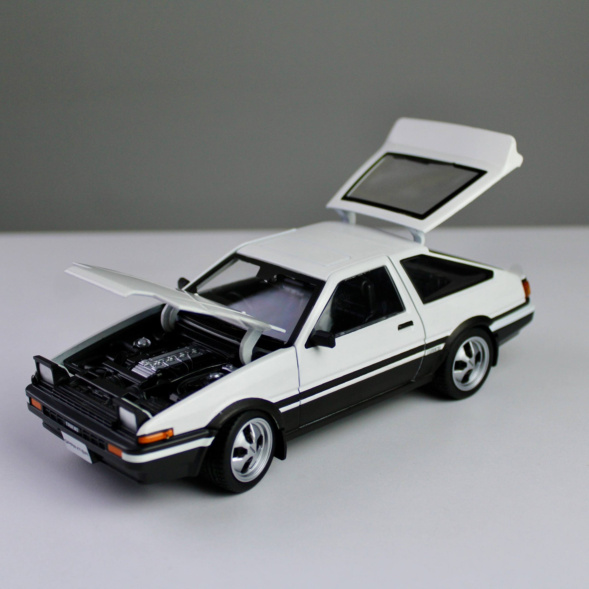 مايستو تويوتا سبرينتر ترونو AE86 نموذج سيارة مصبوب مقاس 1:24 – إصدار خاص