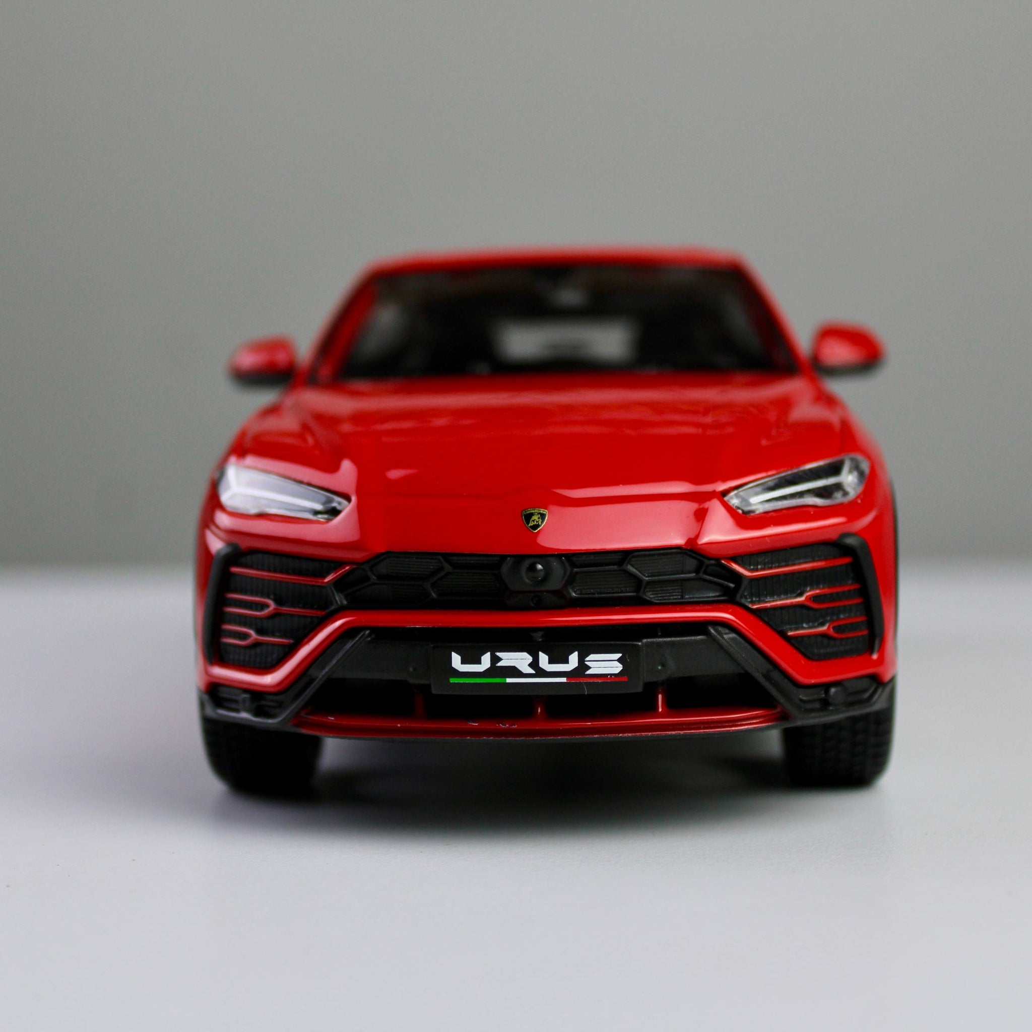 Maisto Lamborghini Urus 1:24 Die-Cast Model SUV