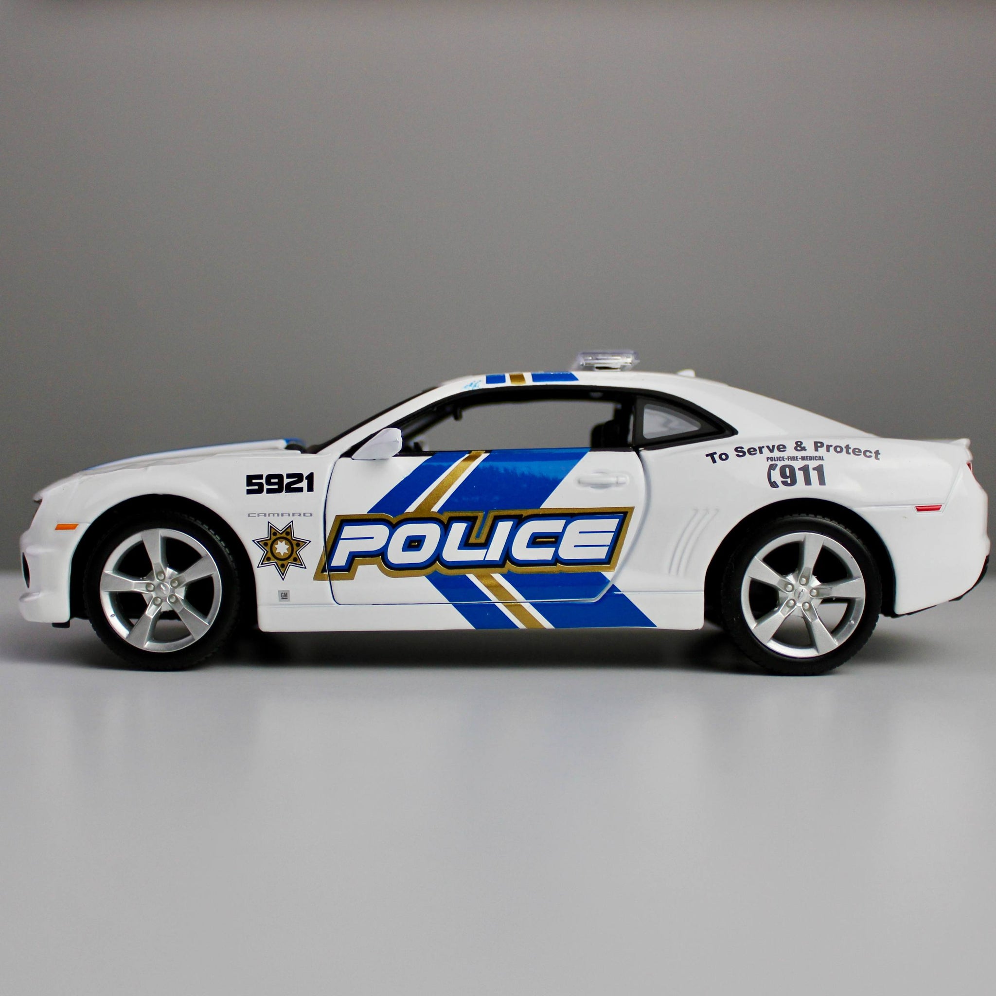 Maisto Chevrolet Camaro Police 2010 1:24 Die-Cast Model Car – Special Edition