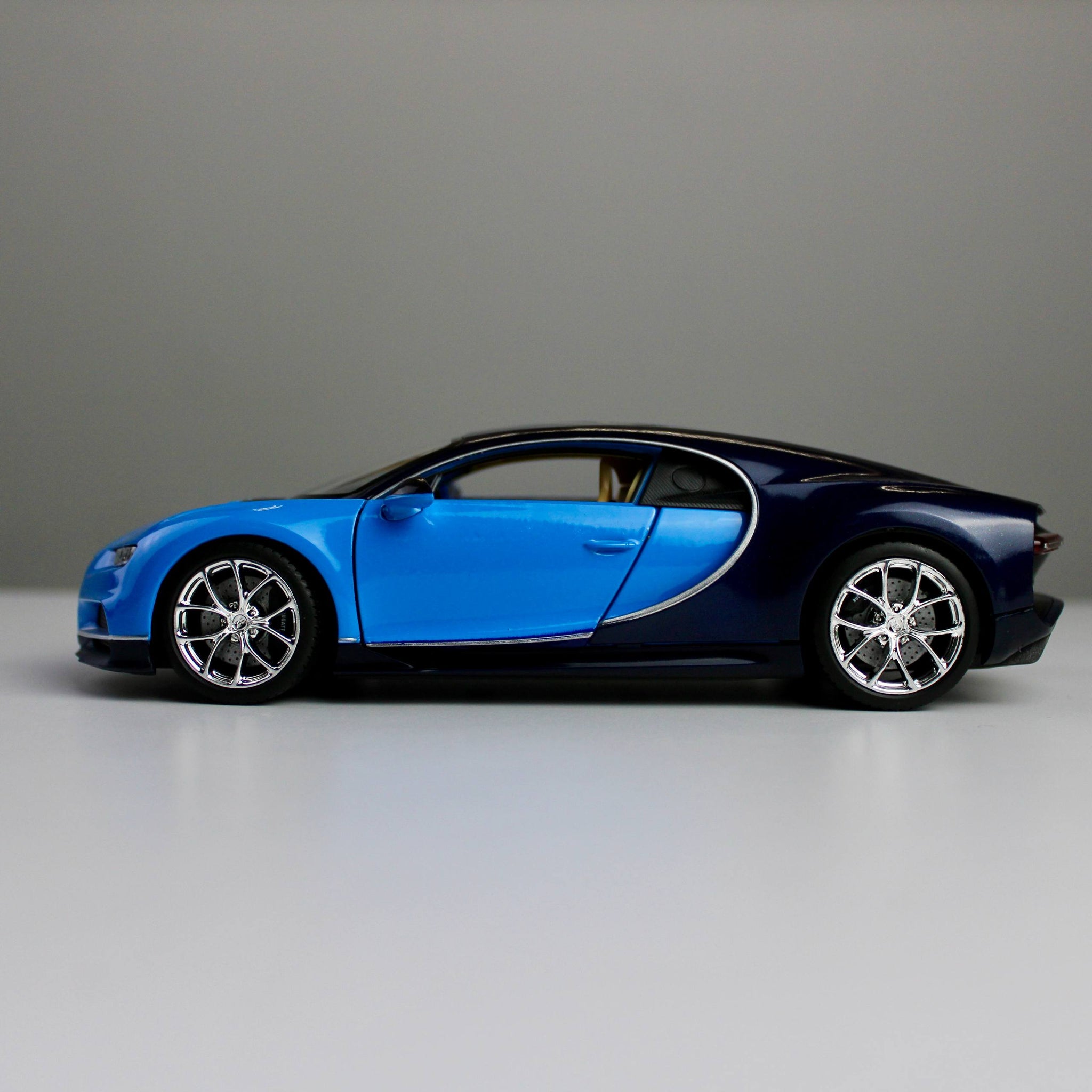 Welly Bugatti Chiron 1:24 Die-Cast Model Car