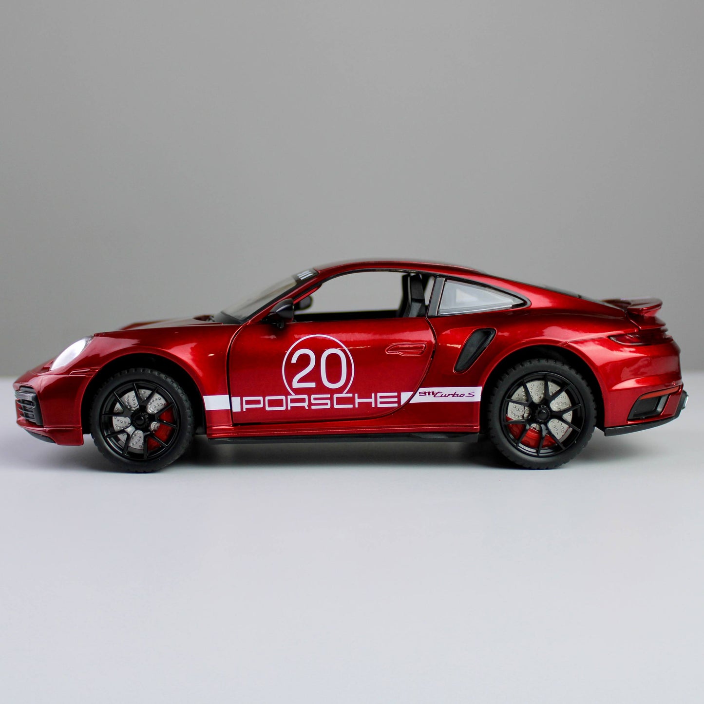 Porsche 911 Turbo 1:24 Die-Cast Model Car
