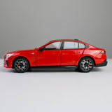 BMW i5 M60 1:24 Die-Cast Model Car
