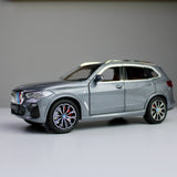 BMW X5 M Performance – نموذج سيارة رياضية متعددة الاستخدامات (SUV) مصبوبة بمقياس 1:24 مع أضواء LED