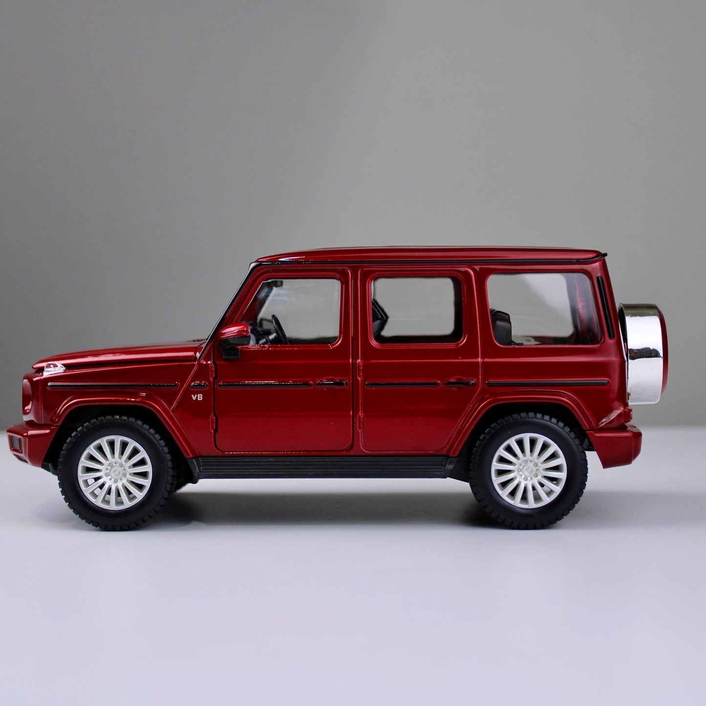 Mercedes-Benz G-Class Die-Cast Model Car – Maisto (1:24 Scale)