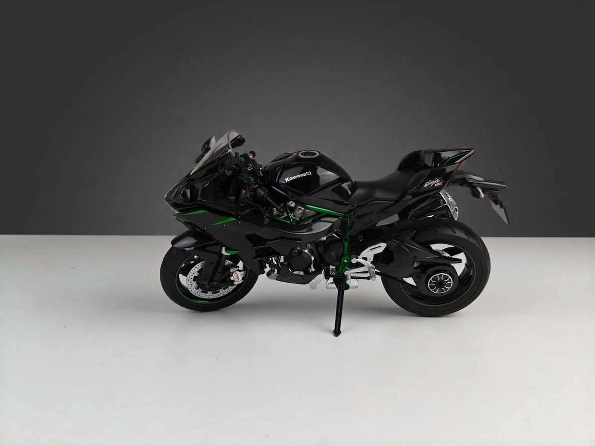 1:9 Kawasaki Ninja H2R – Die-Cast Motorcycle Model with Light & Sound