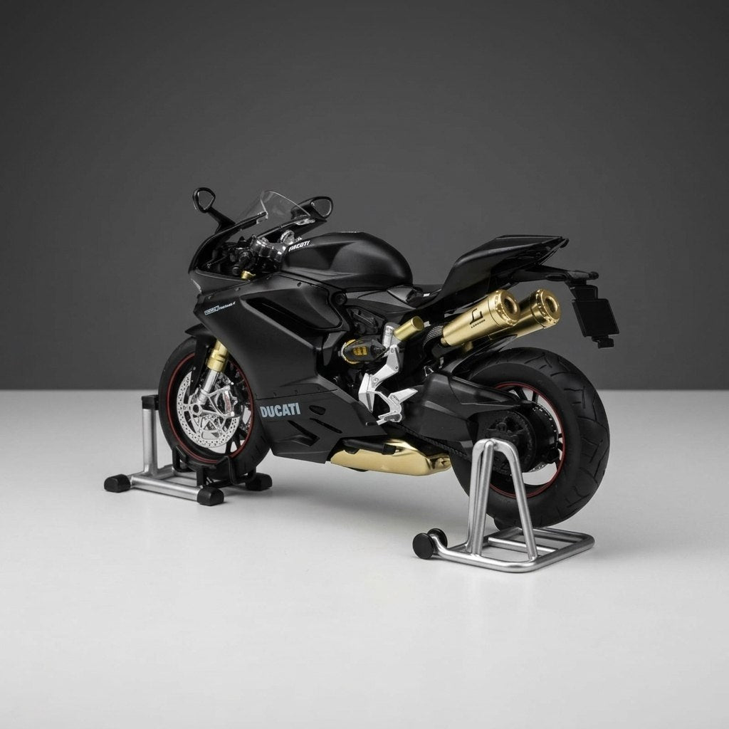 1:9 Ducati Panigale – Interactive Die-Cast Motorcycle Model with Light, Sound & Vapor Effects