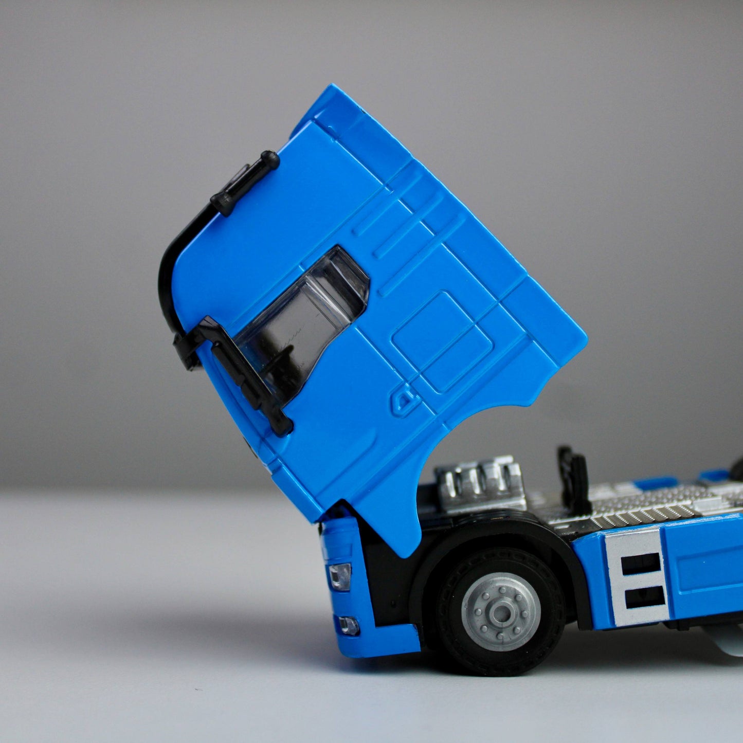 MAN TGX Truck Diecast Model 1:38