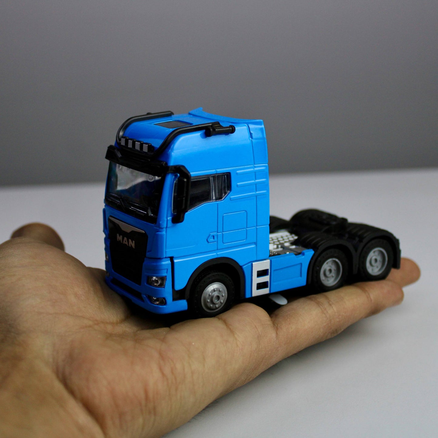 MAN TGX Truck Diecast Model 1:38
