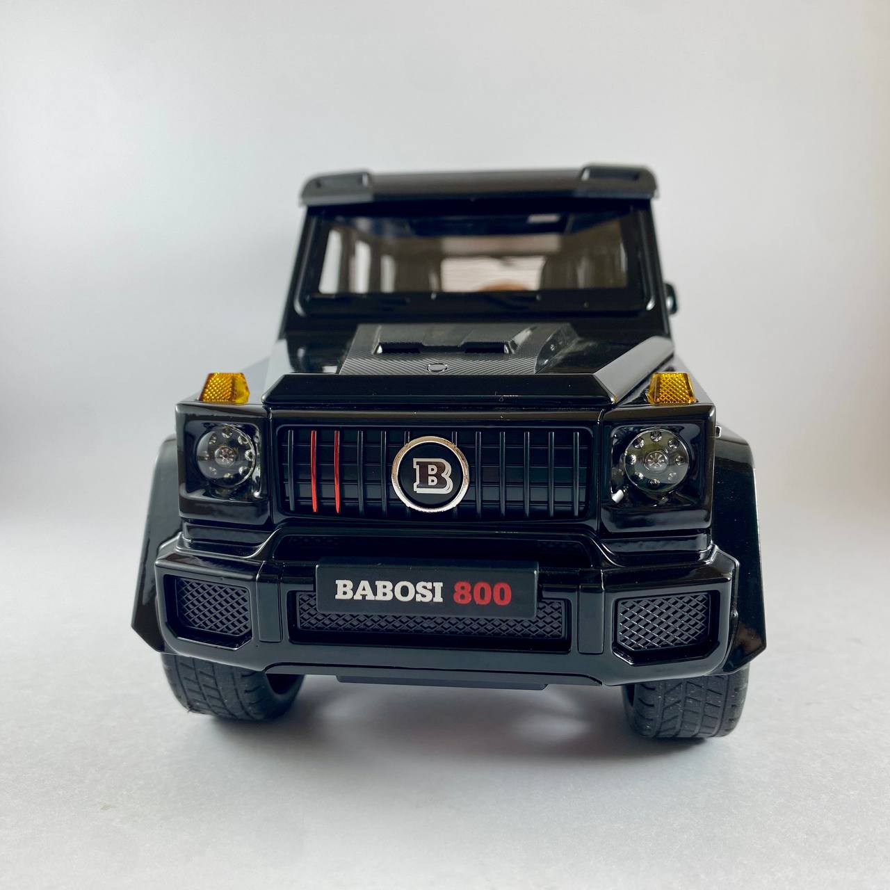 Mercedes-Benz BRABUS G800 1:18 Scale Die-Cast Model Car